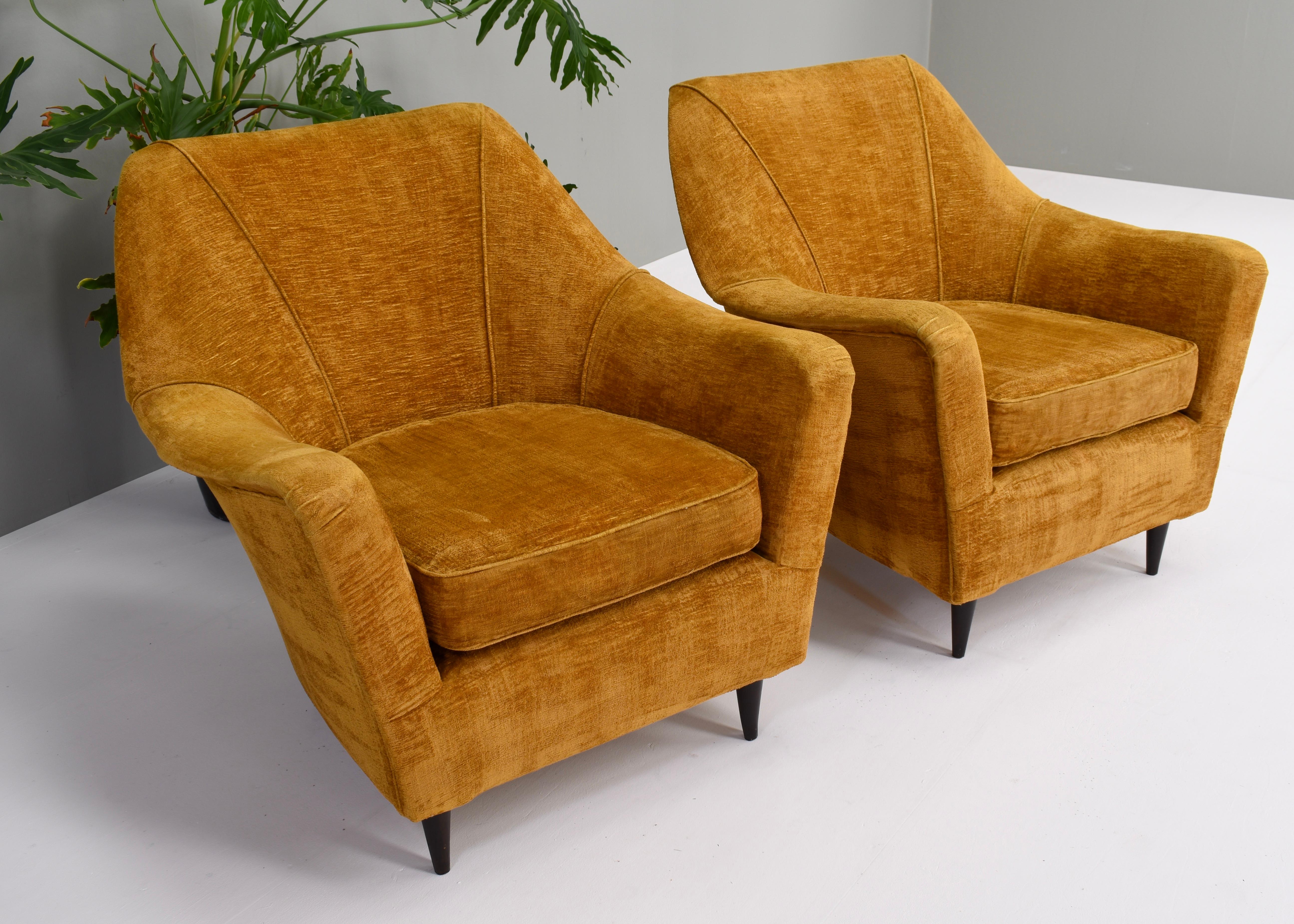 Pair of Italian Armchairs by or in the Style of Ico Parisi, Italy, circa 950 For Sale 2