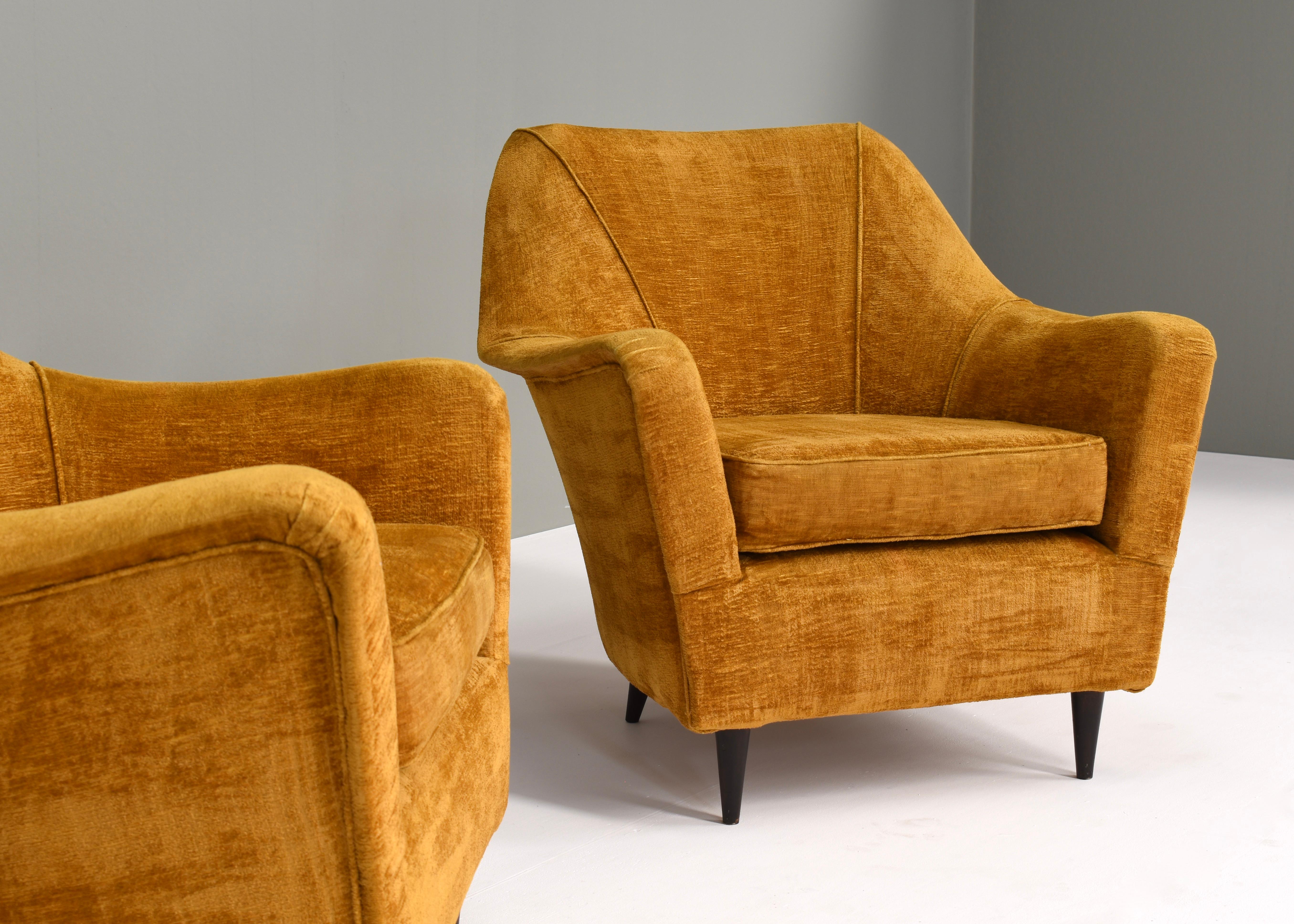 Pair of Italian Armchairs by or in the Style of Ico Parisi, Italy, circa 950 For Sale 3