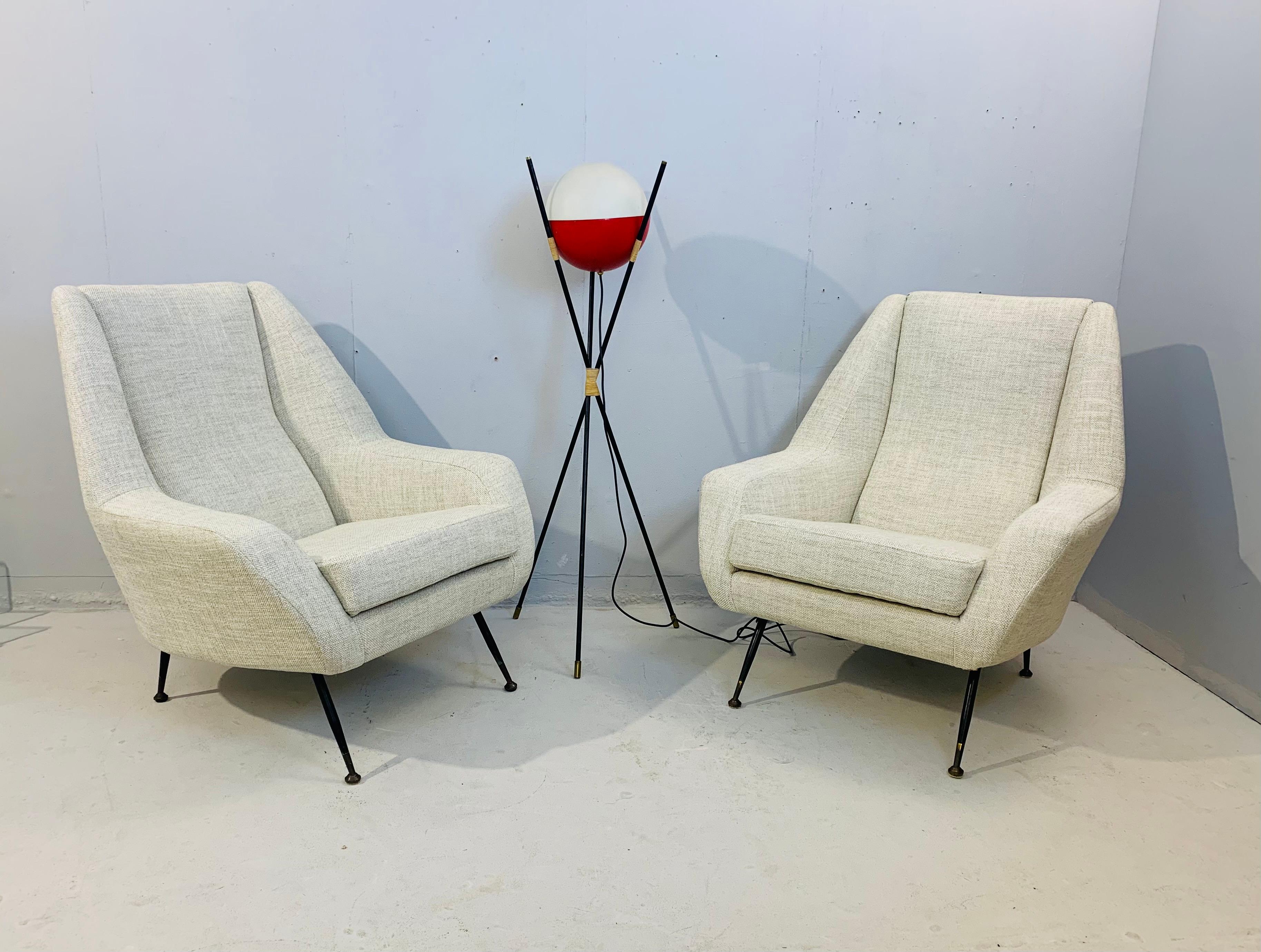 Pair of Mid-Century Modern Italian Armchairs in White Fabric, circa 1950 For Sale 3