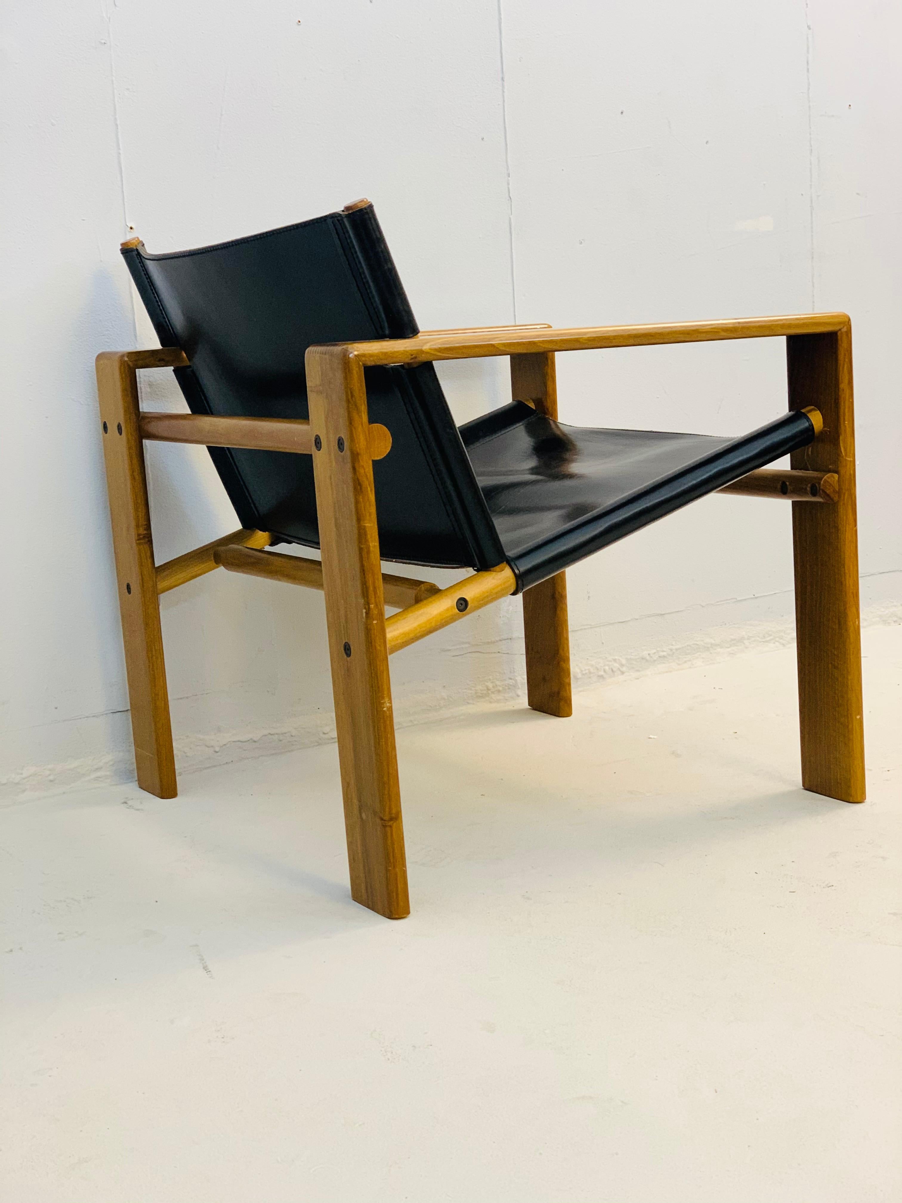 Mid-Century Modern Pair of Italian Armchairs, circa 1970