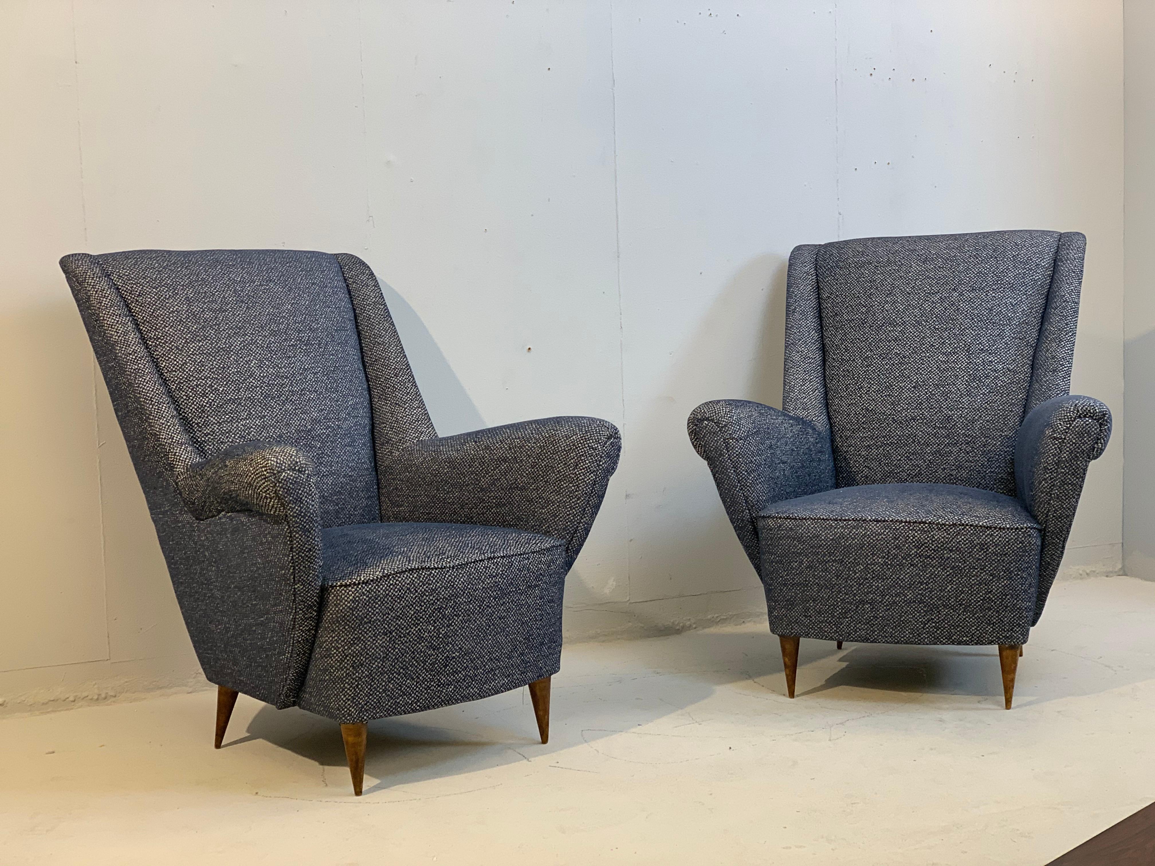Mid-Century Modern Pair of Italian Armchairs In Good Condition In Brussels, BE