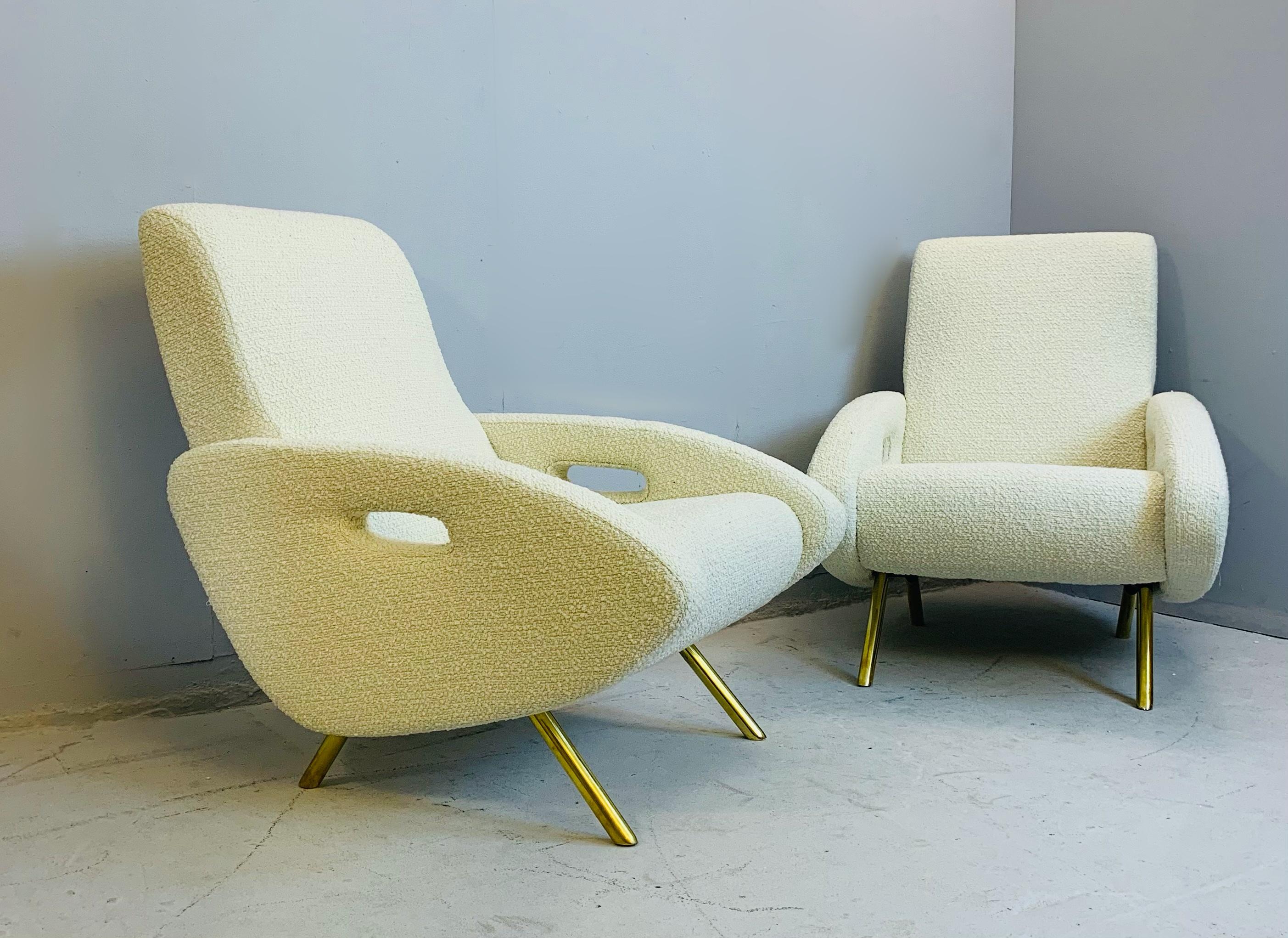Pair of Mid-Century Modern Italian Armchairs, White Fabric - Reupholstered  In Good Condition In Brussels, BE