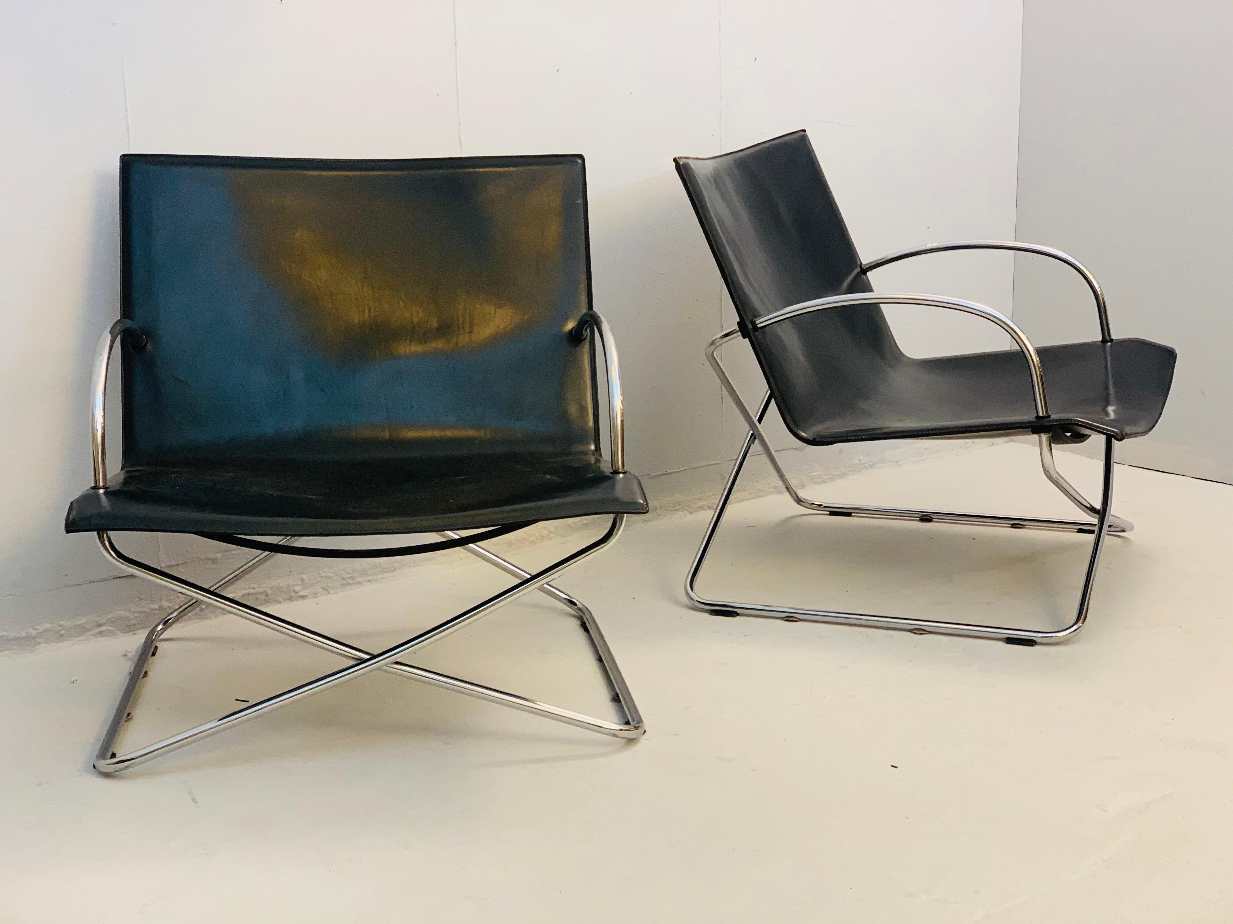 20th Century Pair of Italian Armchairs For Sale