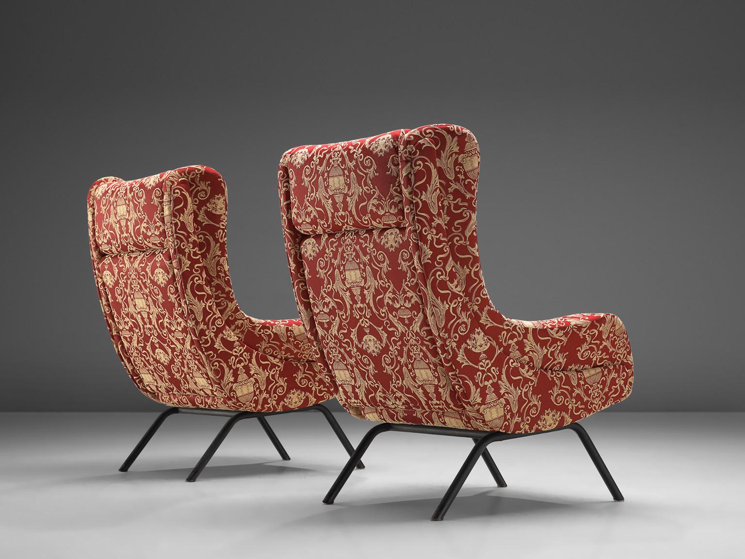 Paire de fauteuils italiens en tapisserie décorative rouge  Bon état - En vente à Waalwijk, NL