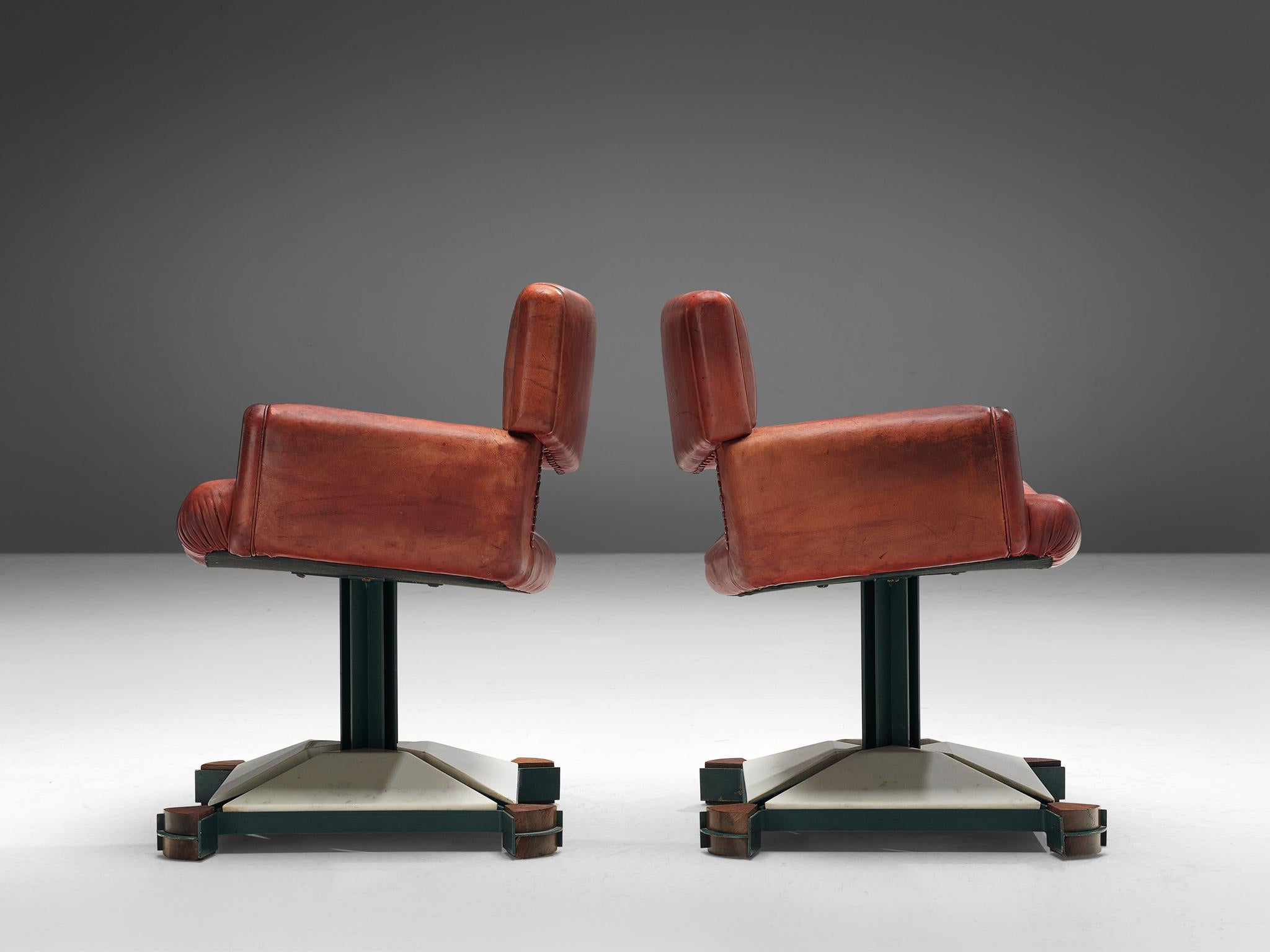 Italian Pair of Armchairs in Original Patinated Red Leather In Good Condition For Sale In Waalwijk, NL