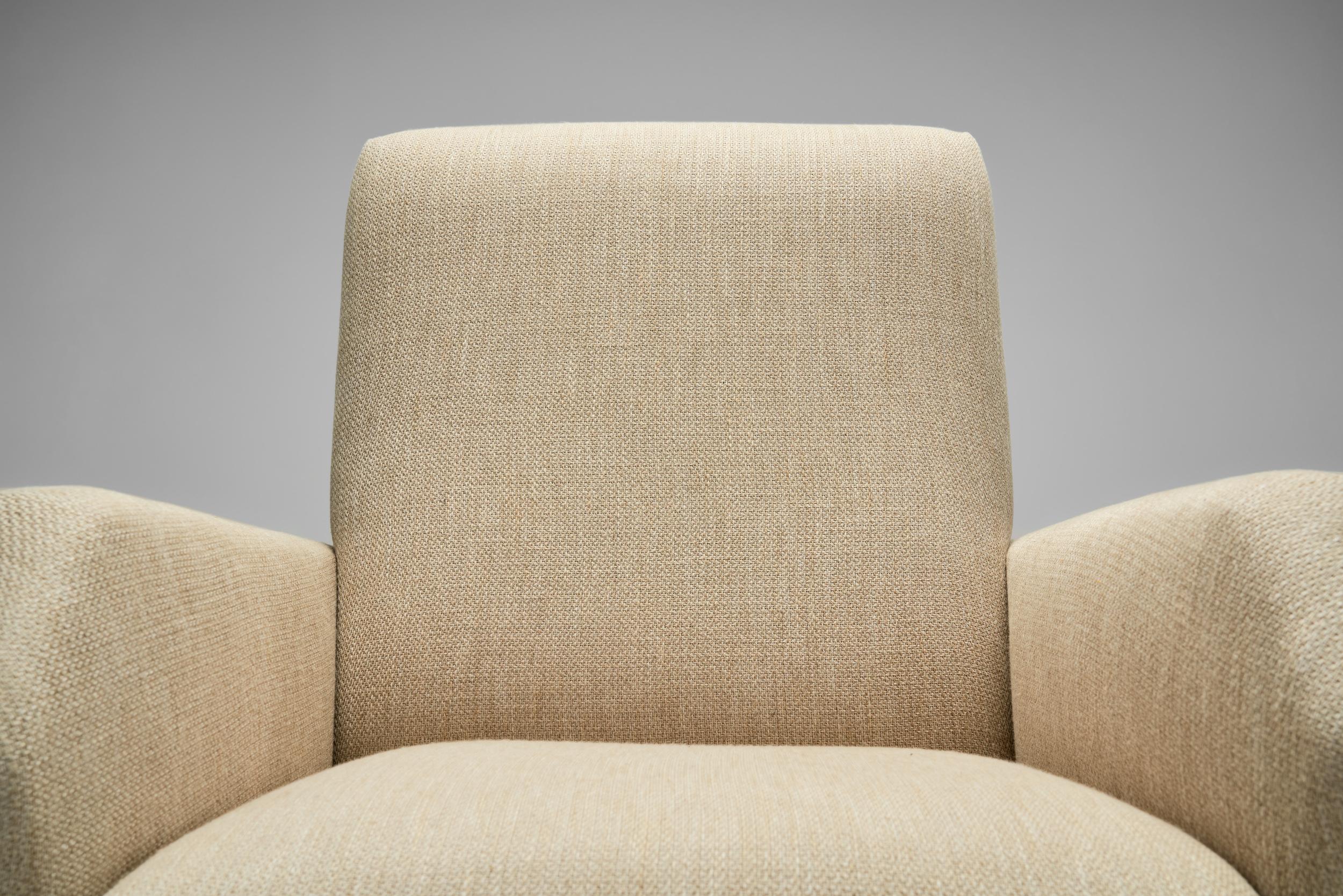 Pair of Italian Armchairs in the manner of Marco Zanuso, Italy 1960s For Sale 2