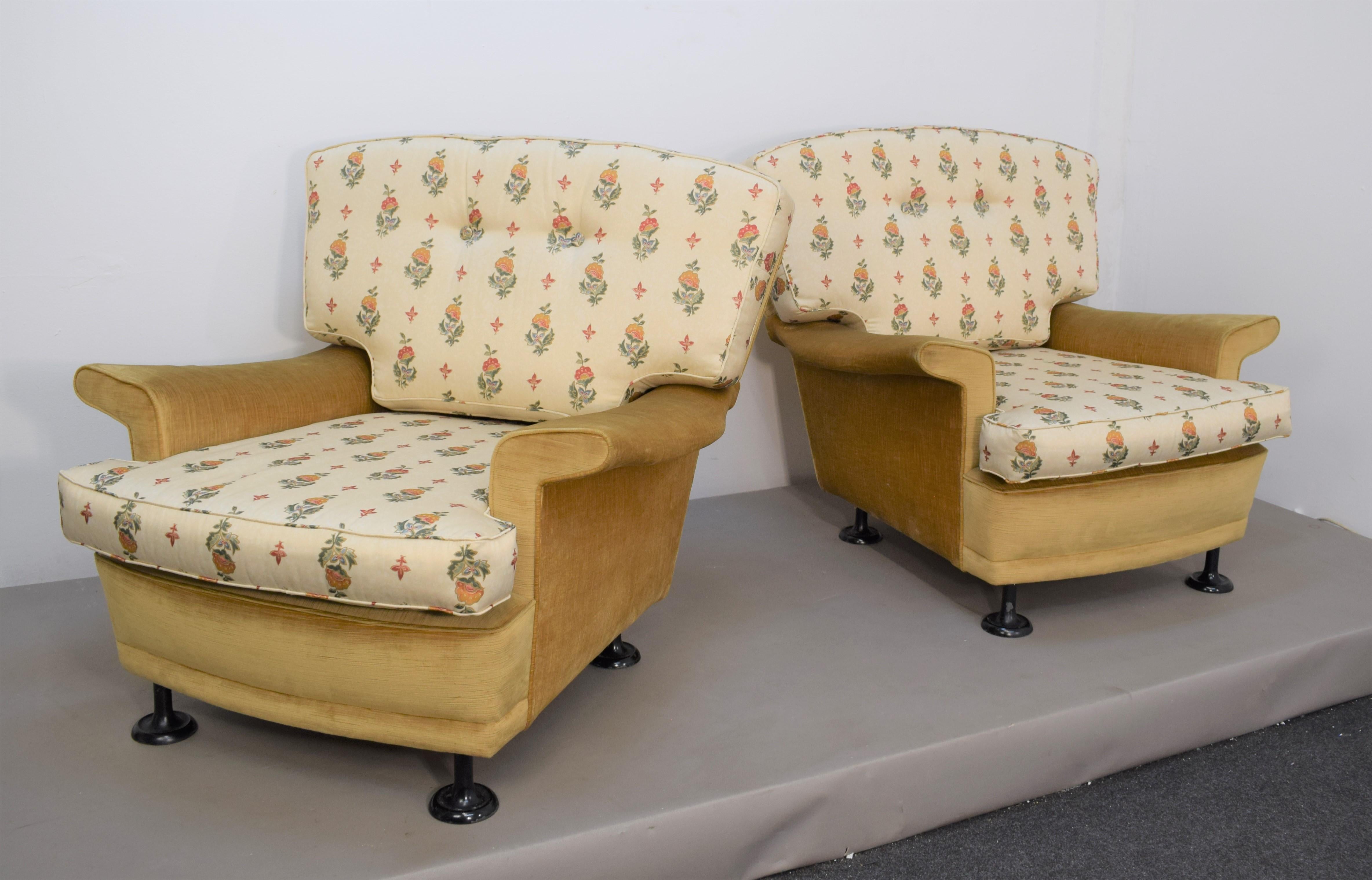 Paire de fauteuils italiens dans le style de Marco Zanuso, années 1960.
Dimensions : H= 78 cm ; L= 85 cm ; P= 80 cm ; assise h= 38 cm.