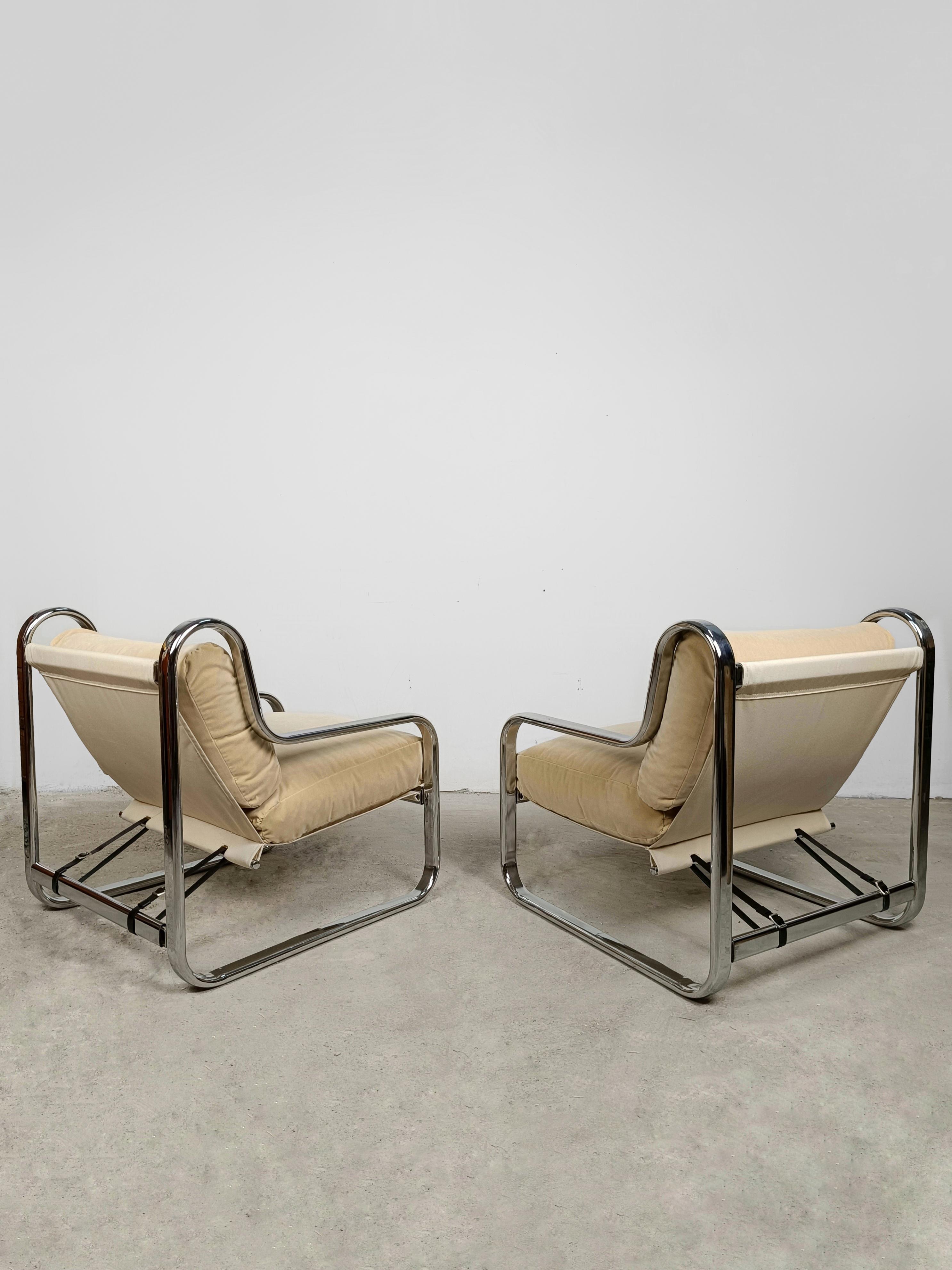 Pair of Italian Armchairs in Tubolar Chrome Steel and Beige Vellvet, 1970s In Good Condition In Roma, IT