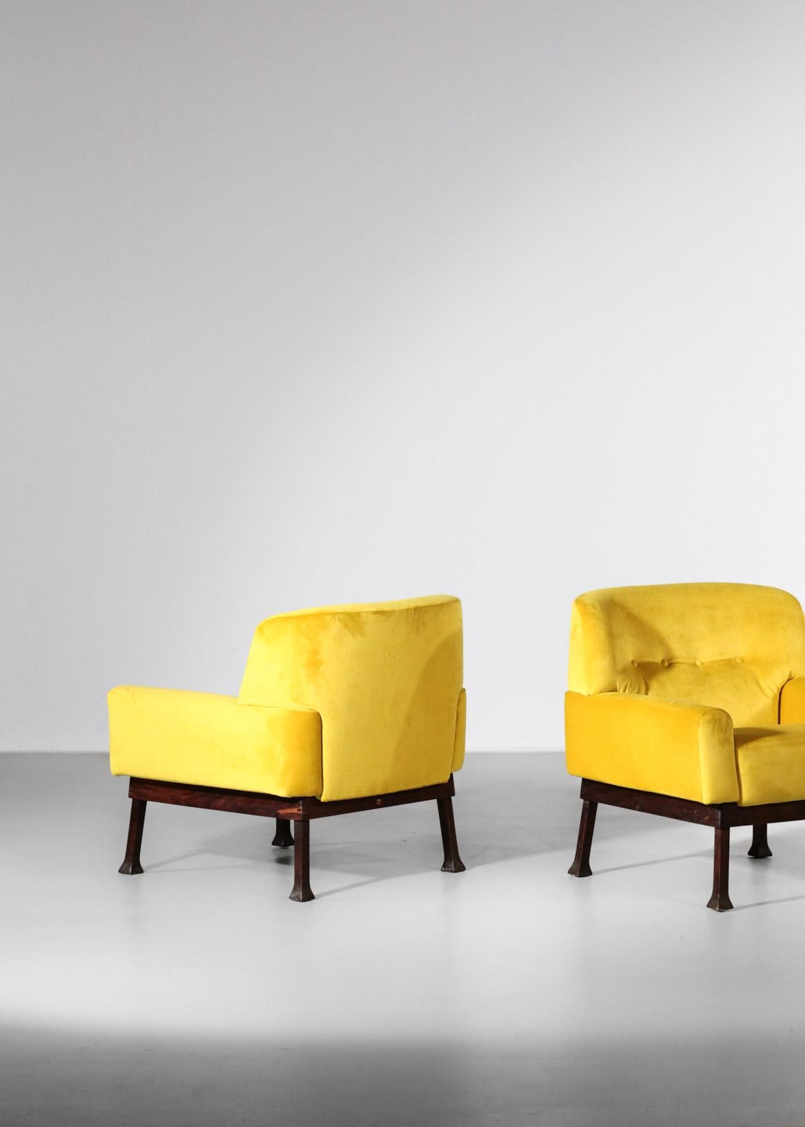 Pair of Italian Armchairs ISA Bergamo Vintage Yellow In Excellent Condition In Lyon, FR
