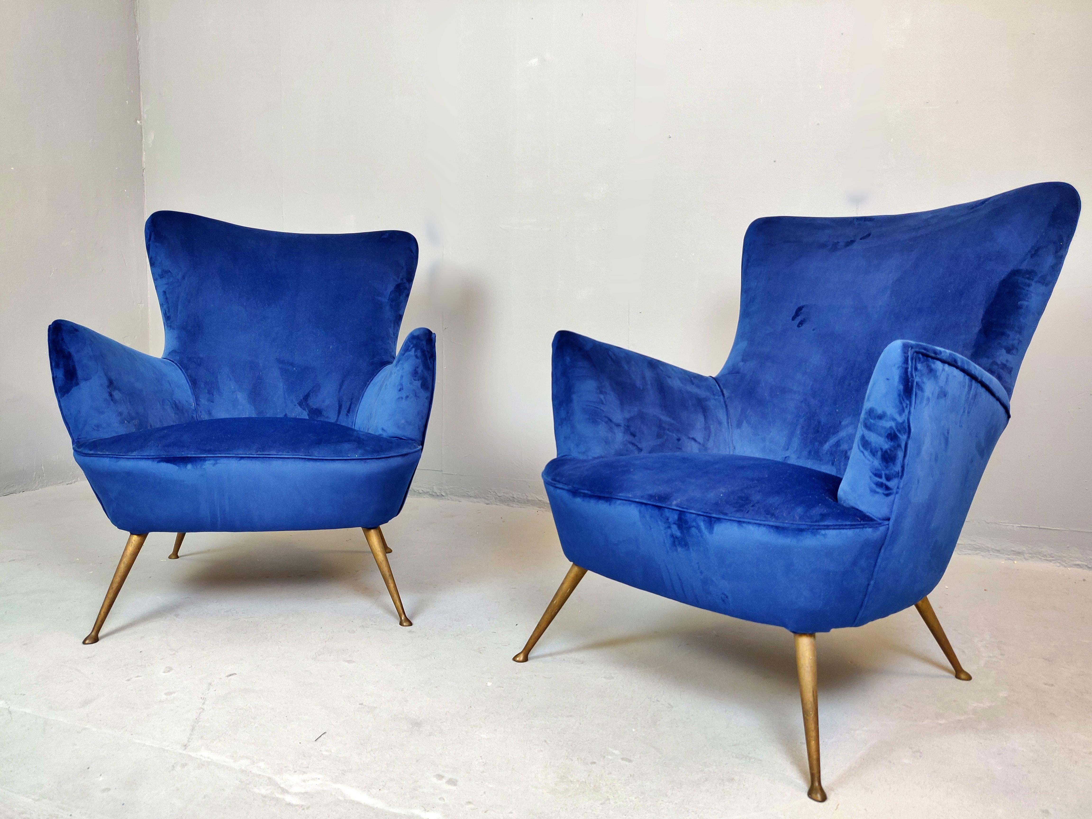 Paire de fauteuils italiens, rembourrage neuf, années 1950.