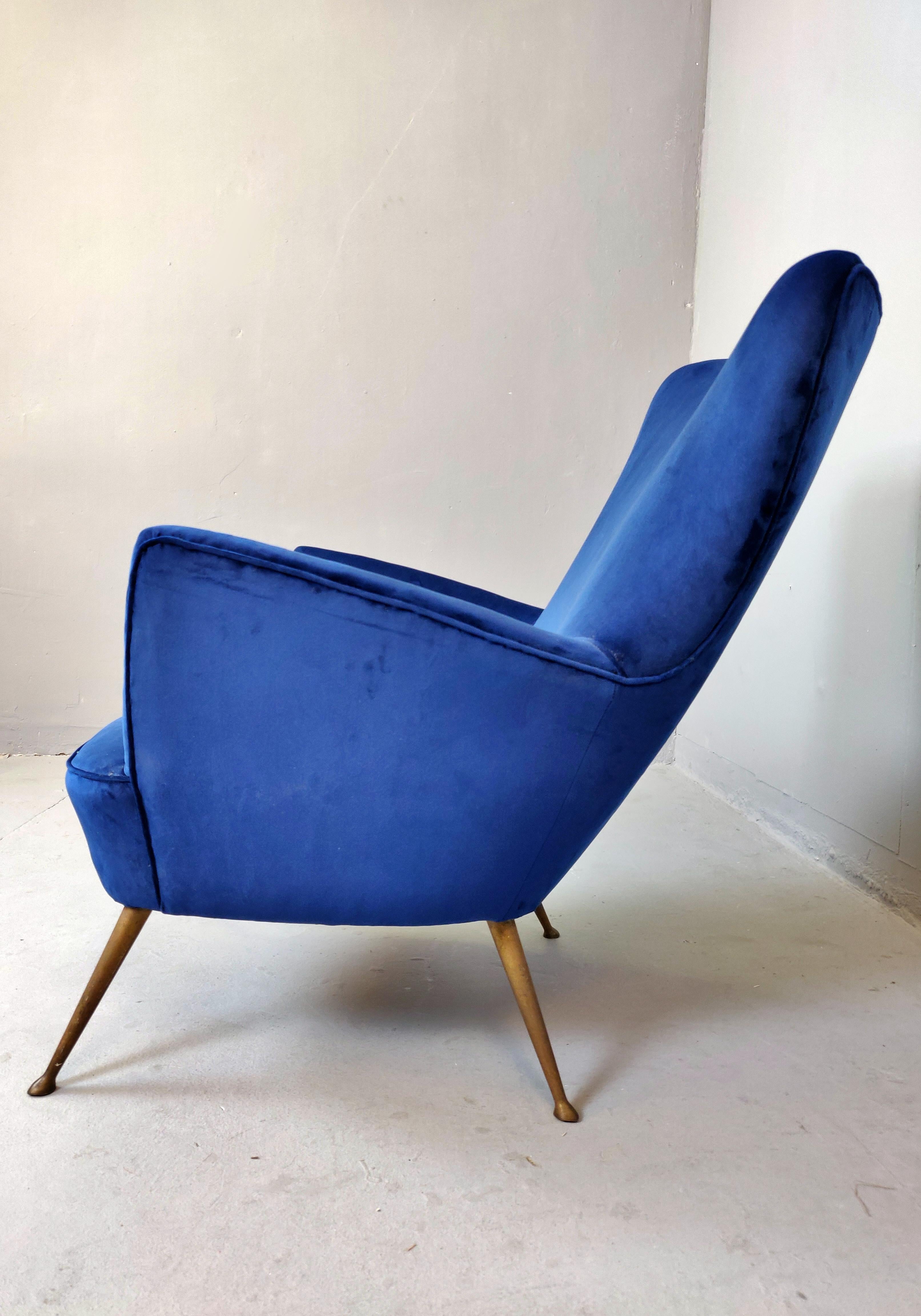 Pair of Italian Armchairs, New Upholstery, 1950s In Good Condition For Sale In Brussels, BE