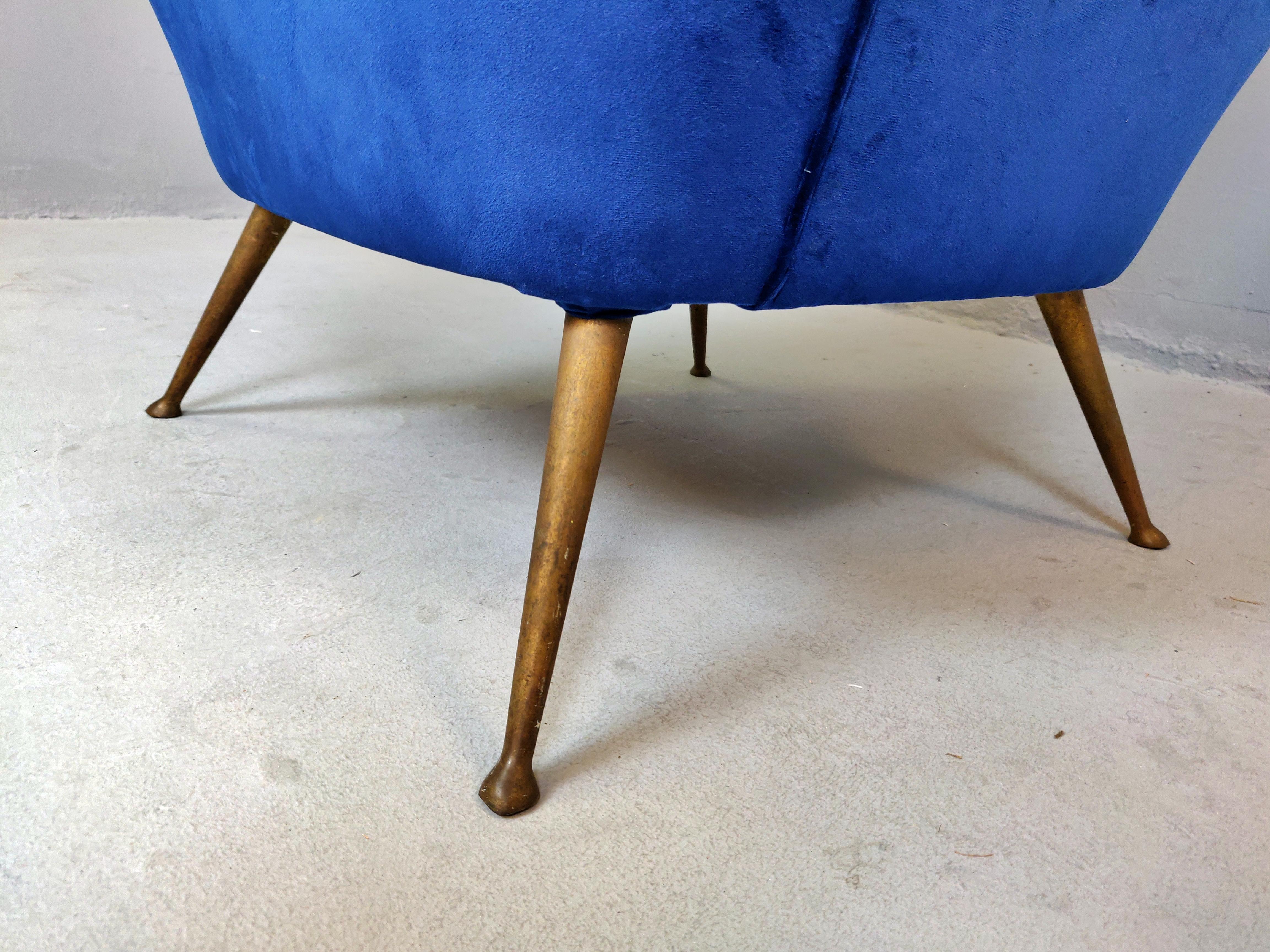 Mid-20th Century Pair of Italian Armchairs, New Upholstery, 1950s For Sale