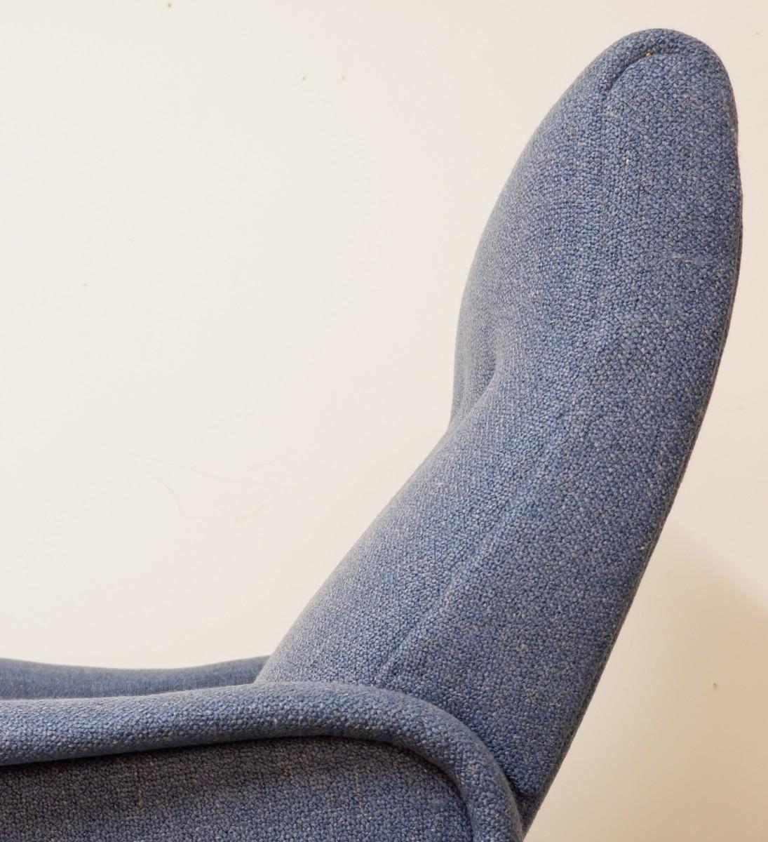 Mid-Century Modern Pair of Italian Armchairs, New Upholstery