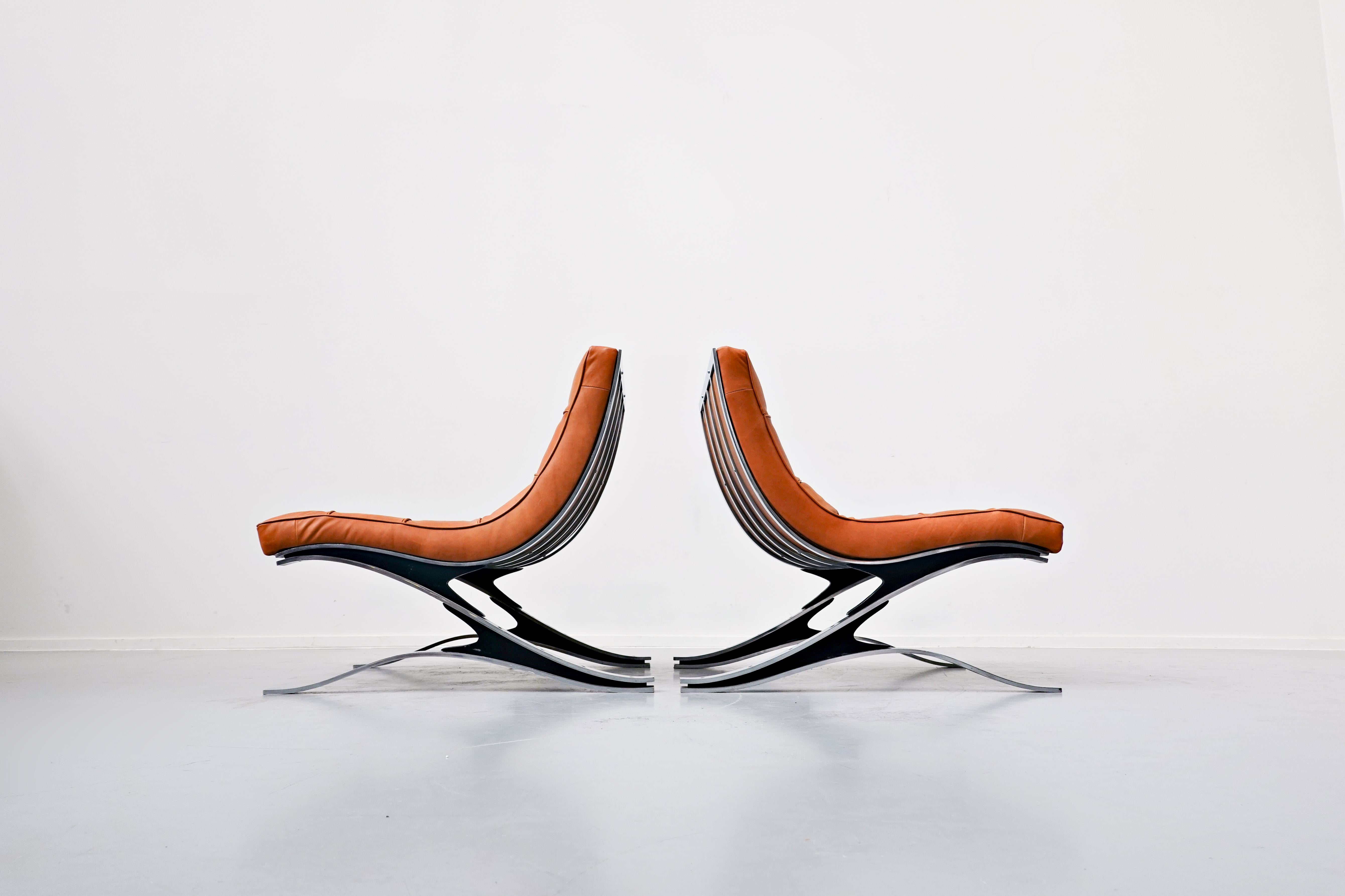 Late 20th Century Pair of Italian Armchairs Pizzetti, Steel and Leather, 1970s