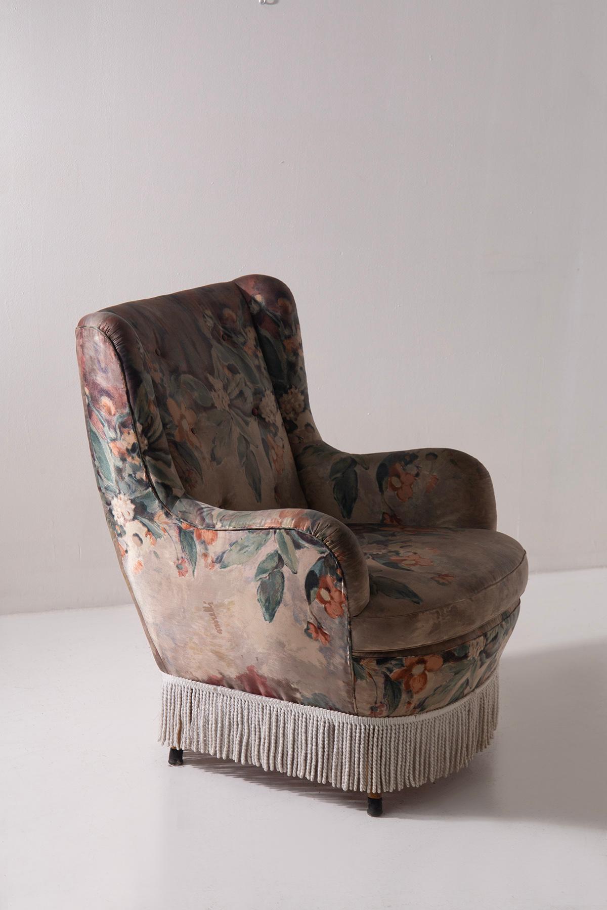 Pair of Italian armchairs signed Marelli fabrics In condizioni buone in vendita a Milano, IT