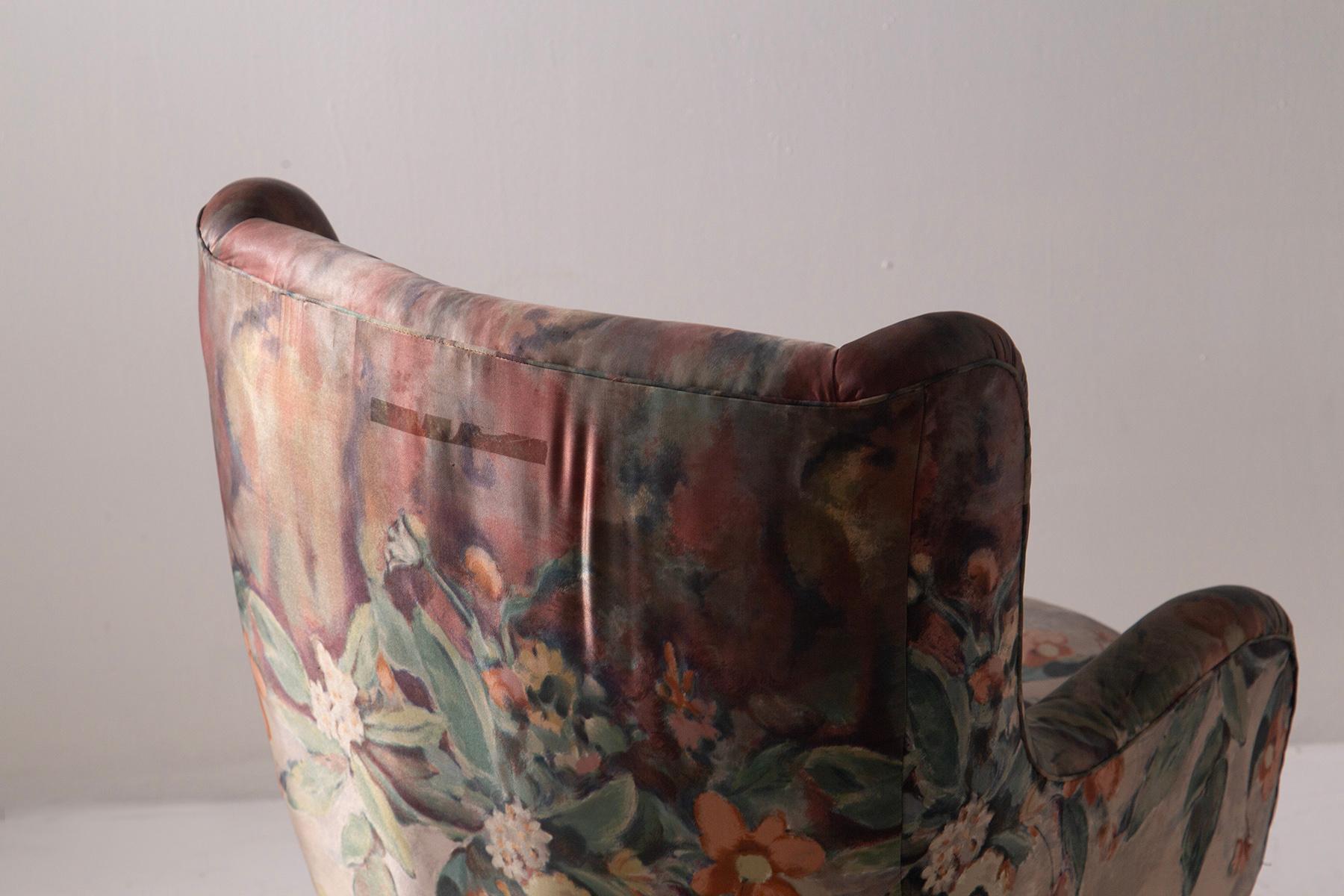 Pair of Italian armchairs signed Marelli fabrics in vendita 1