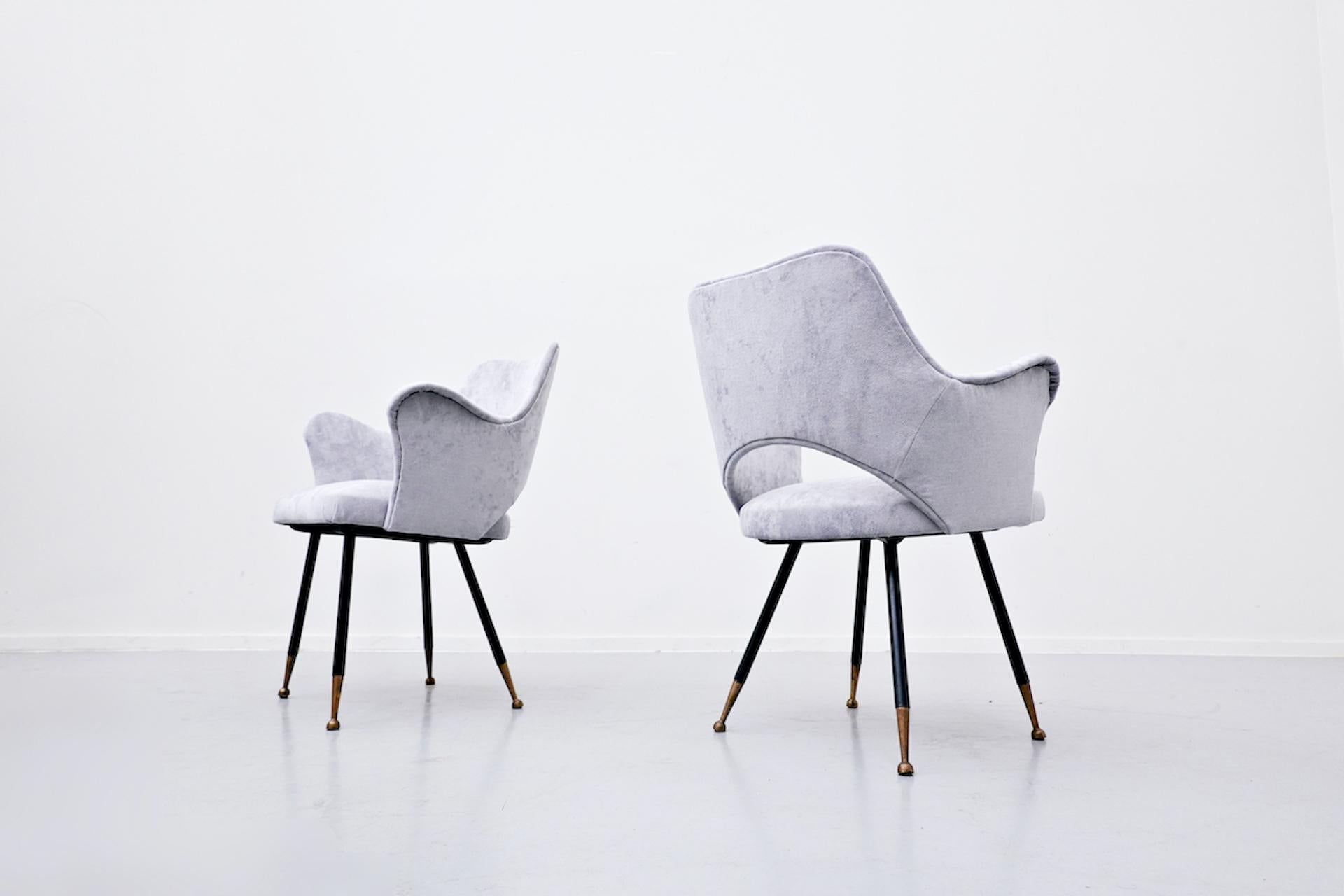 Mid-Century Modern Pair of Italian Armchairs, Velvet, 1950s In Good Condition For Sale In Brussels, BE