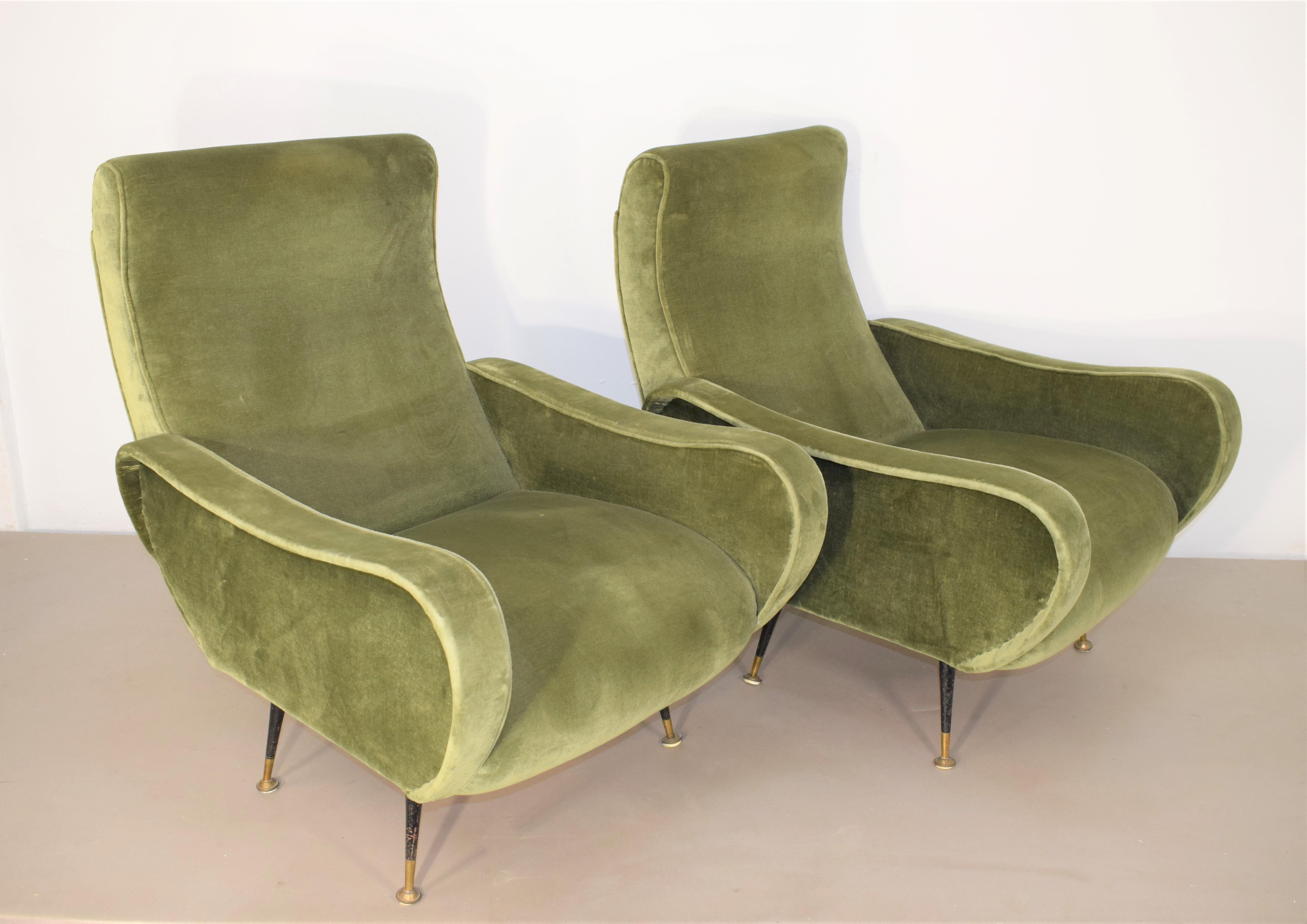 Pair of Italian armchairs, velvet, brass and iron, 1950s
Dimensions: H= 88 cm; W= 68 cm; D= 65 cm; H seat= 40 cm.