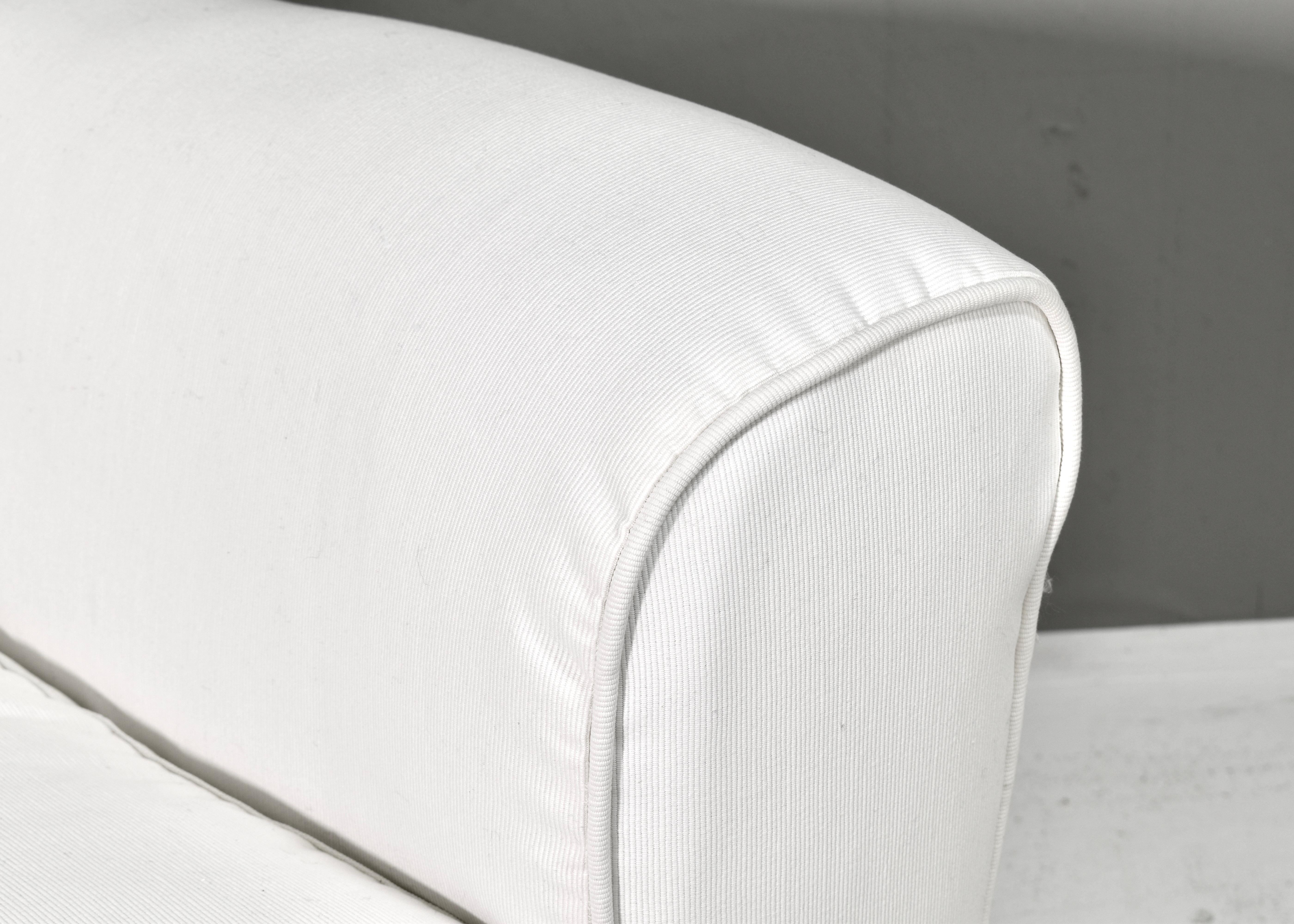 Coppia di poltrone italiane con pouf in tessuto bianco - Italia, anni '40 circa in vendita 7