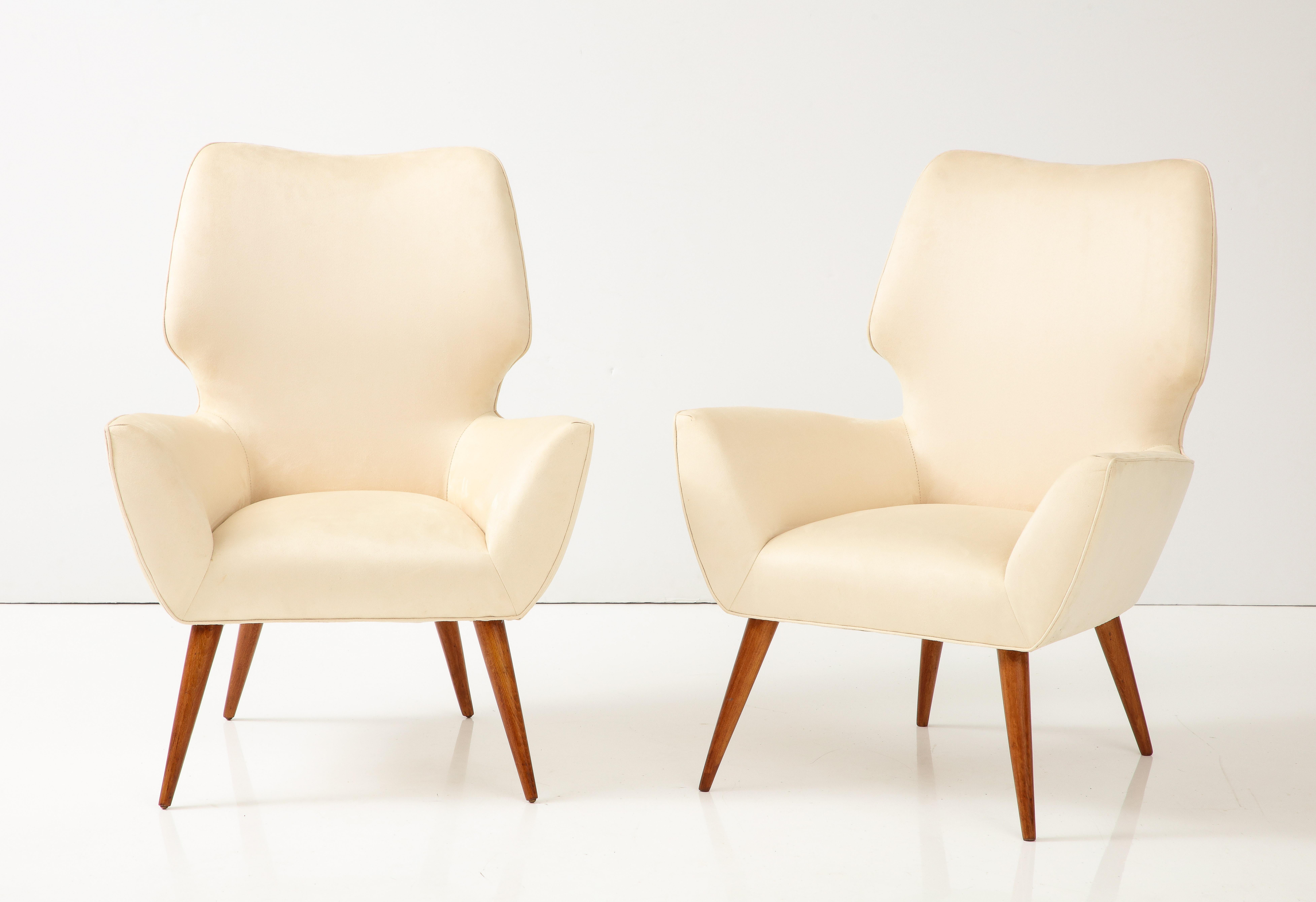 Mid-20th Century Pair of Italian Armchairs with Wood Legs, Italy, circa 1940 For Sale