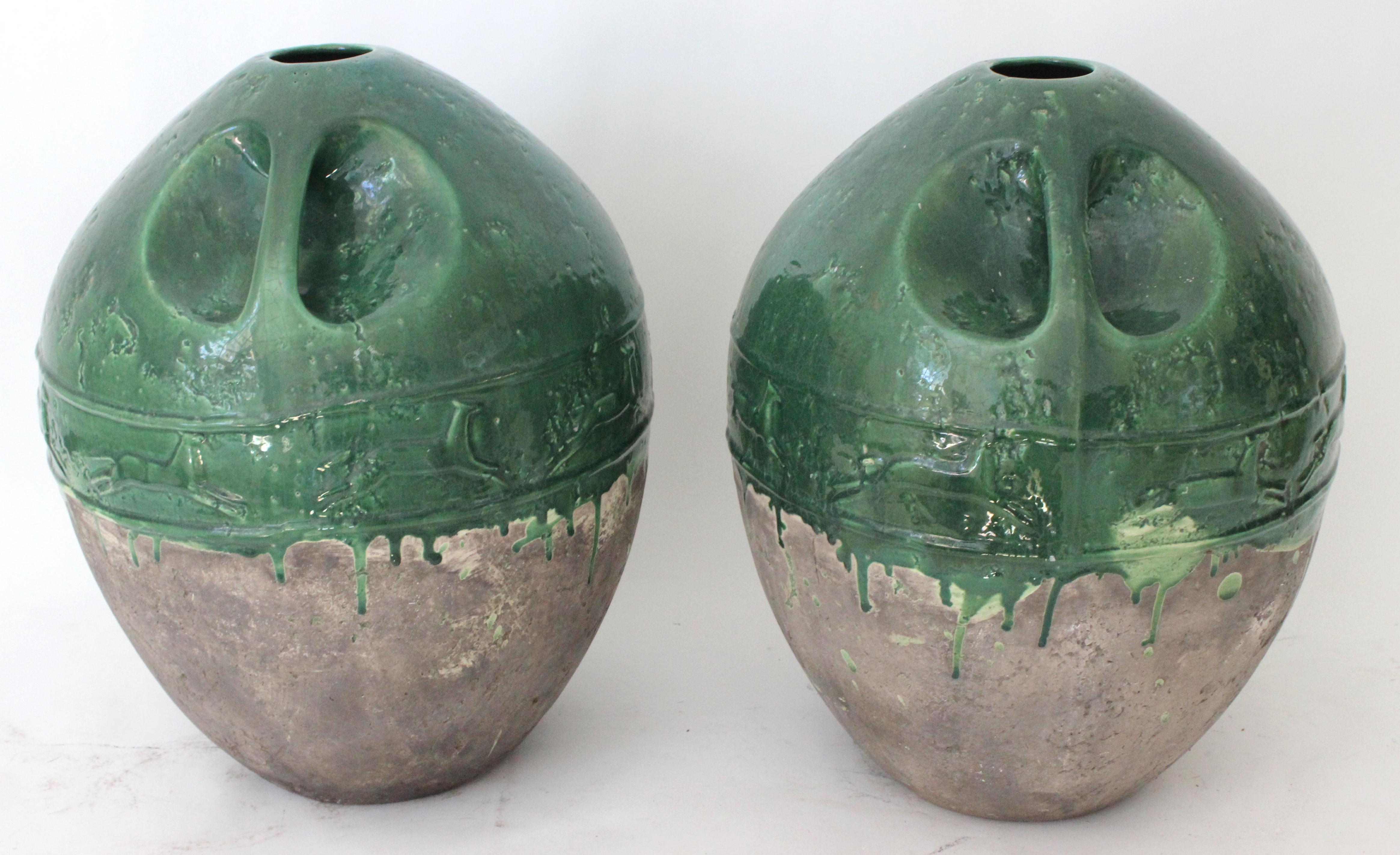 Pair of Italian Art Deco Oil Amphoras For Sale 4