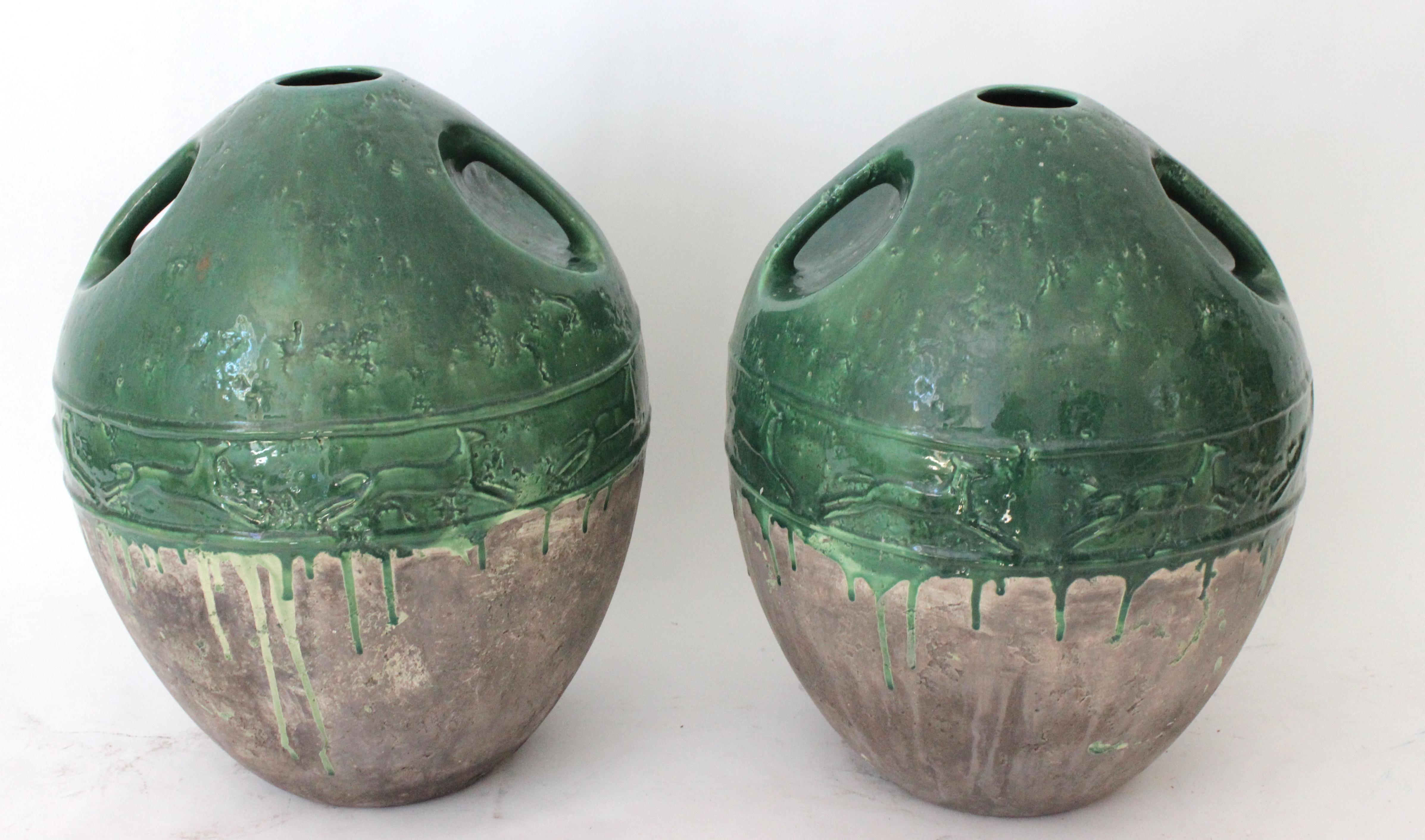 Pair of Italian Art Deco Oil Amphoras For Sale 2