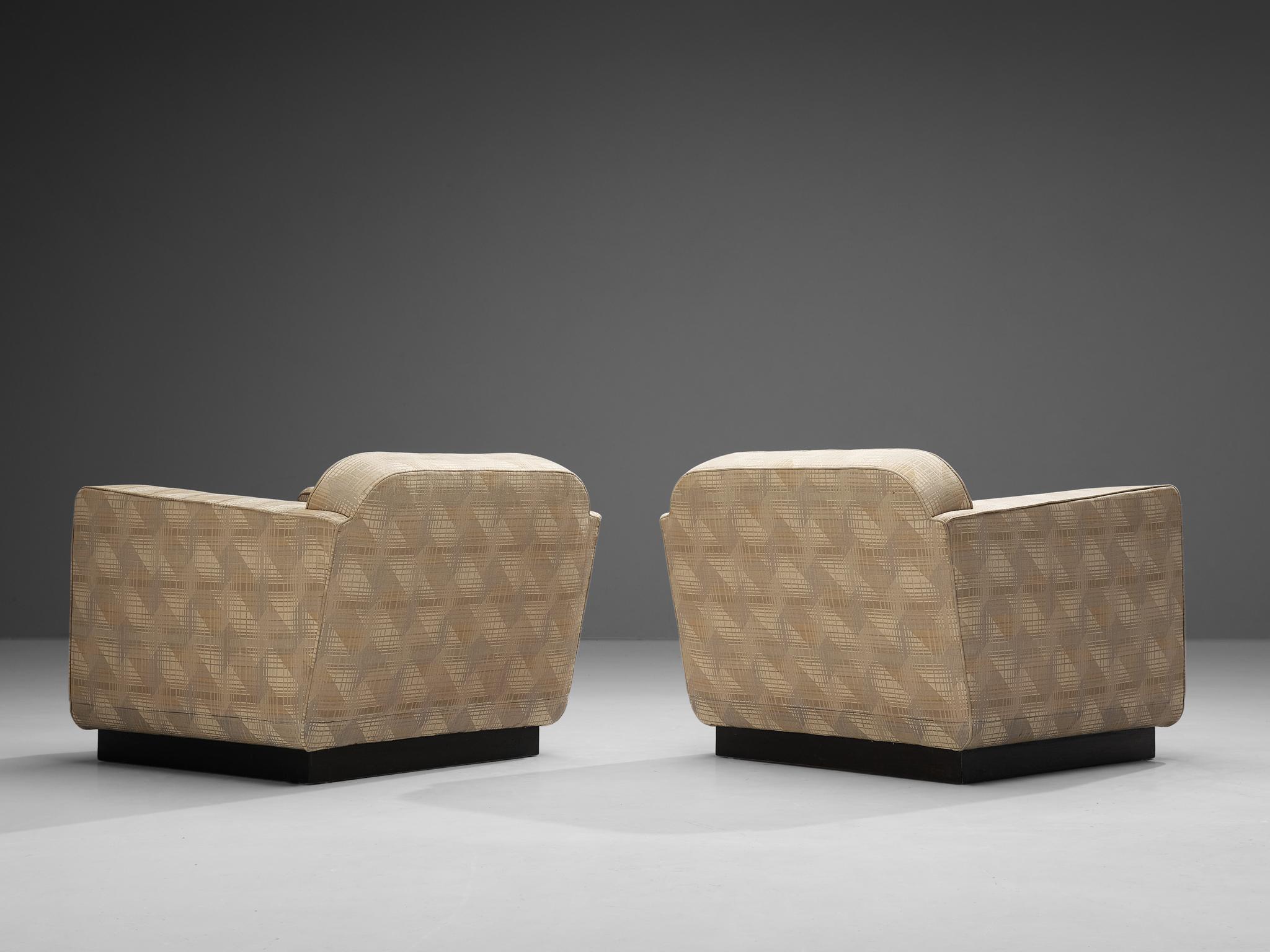 Italian Pair of Art Deco Armchairs in Beige Upholstery  For Sale 2