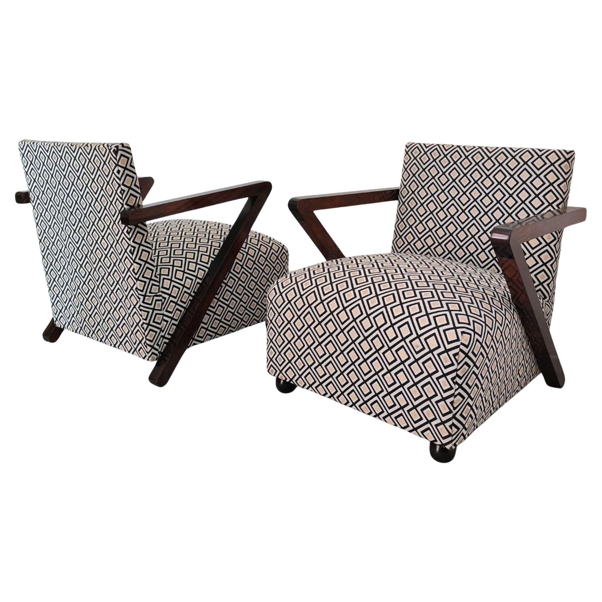 Paire de fauteuils Art déco italiens en noyer et tissu géométrique, années 1930