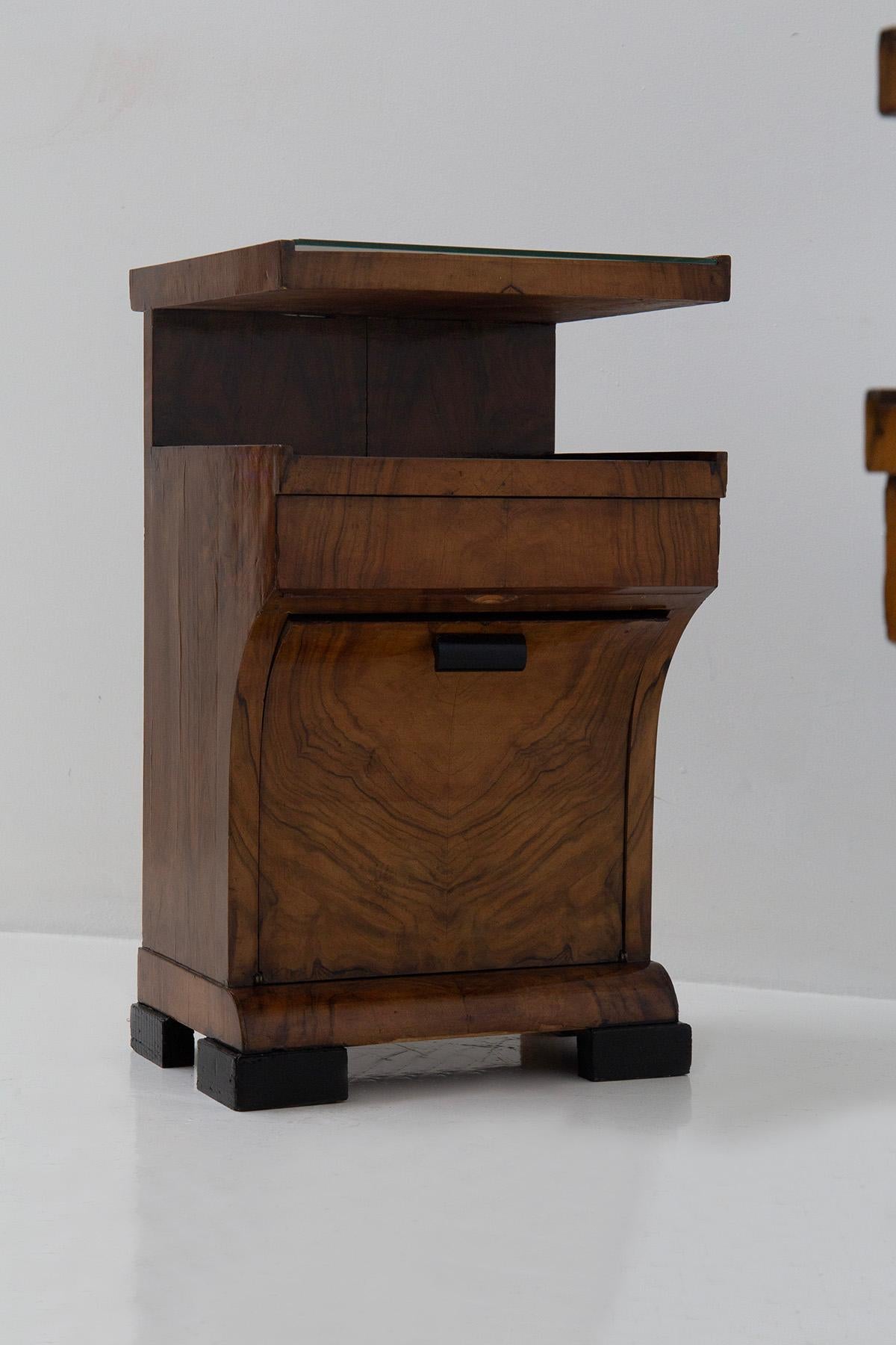 Pair of Italian Art Deco bedside tables in briarwood 5