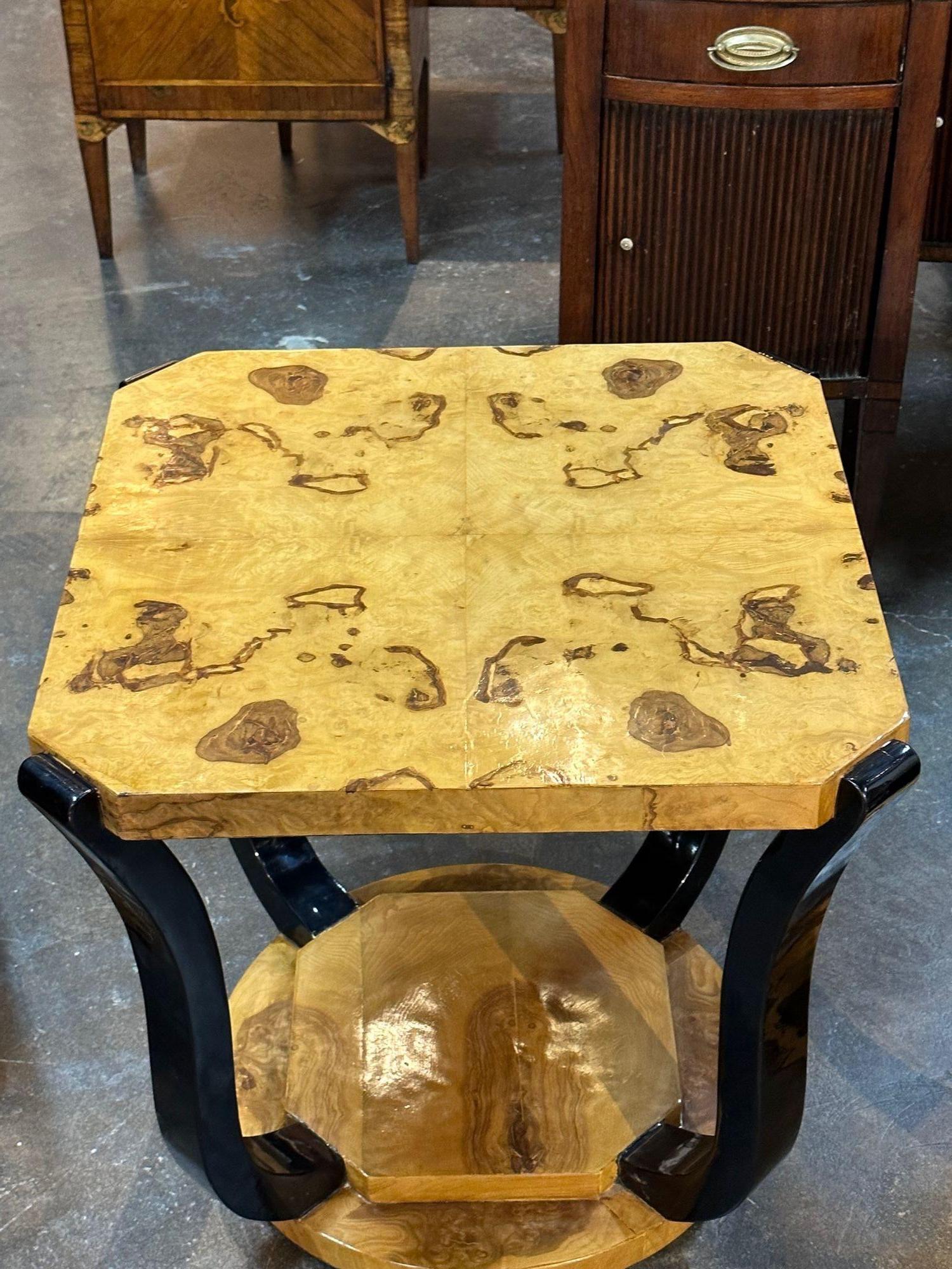 Mid-20th Century Pair of Italian Art Deco Burl Wood Side Tables