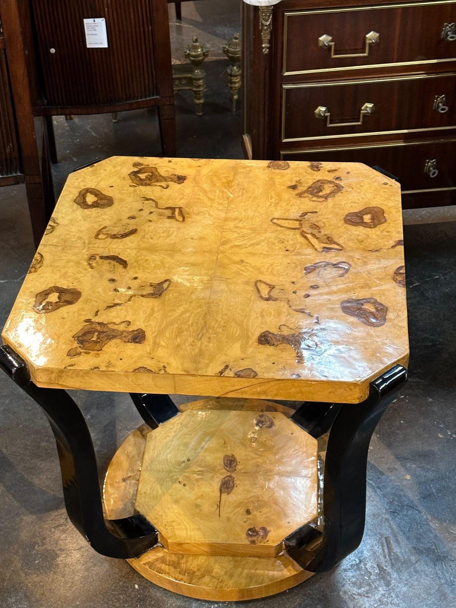 Pair of Italian Art Deco Burl Wood Side Tables 1