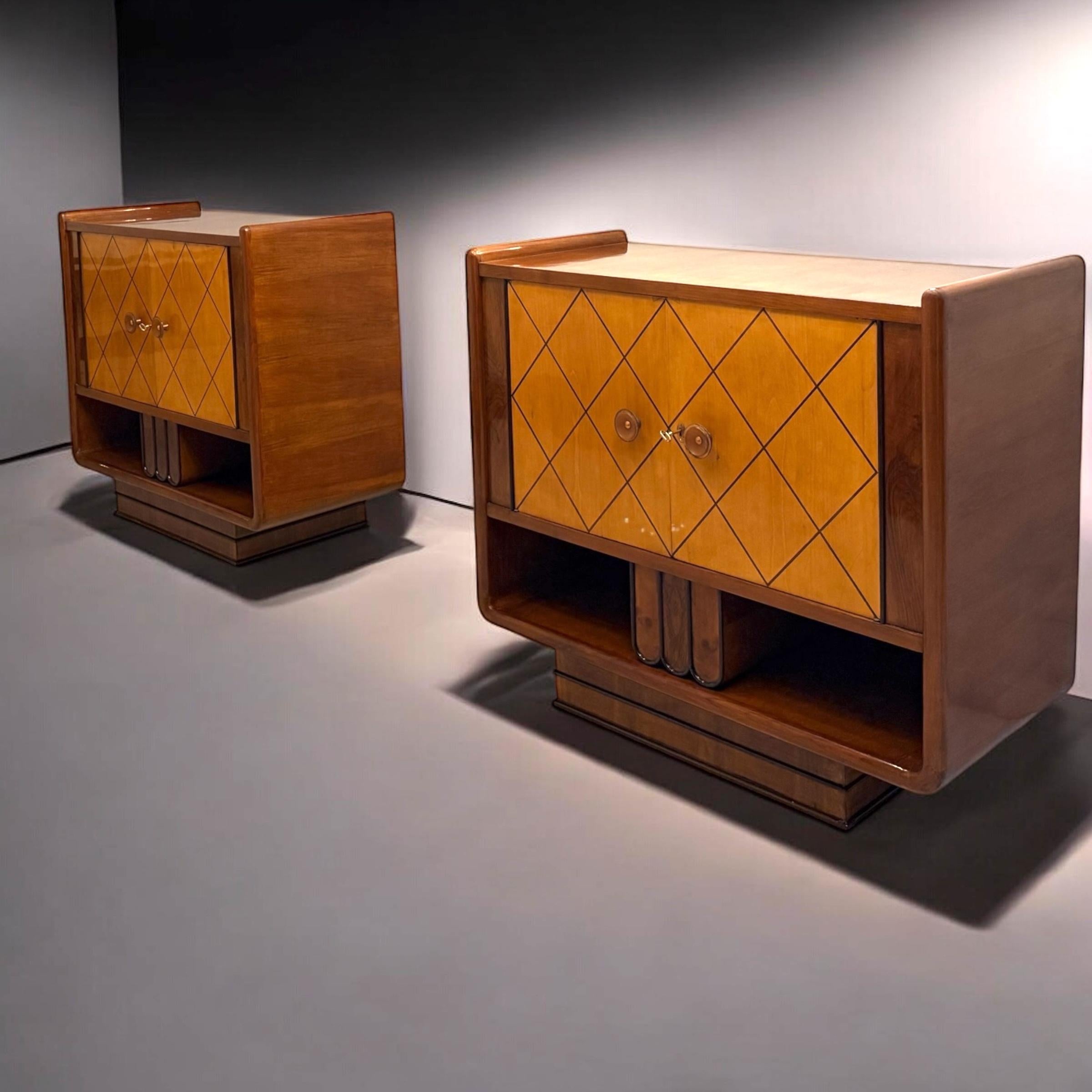 Paar italienische Art-Déco-Schränke  1940