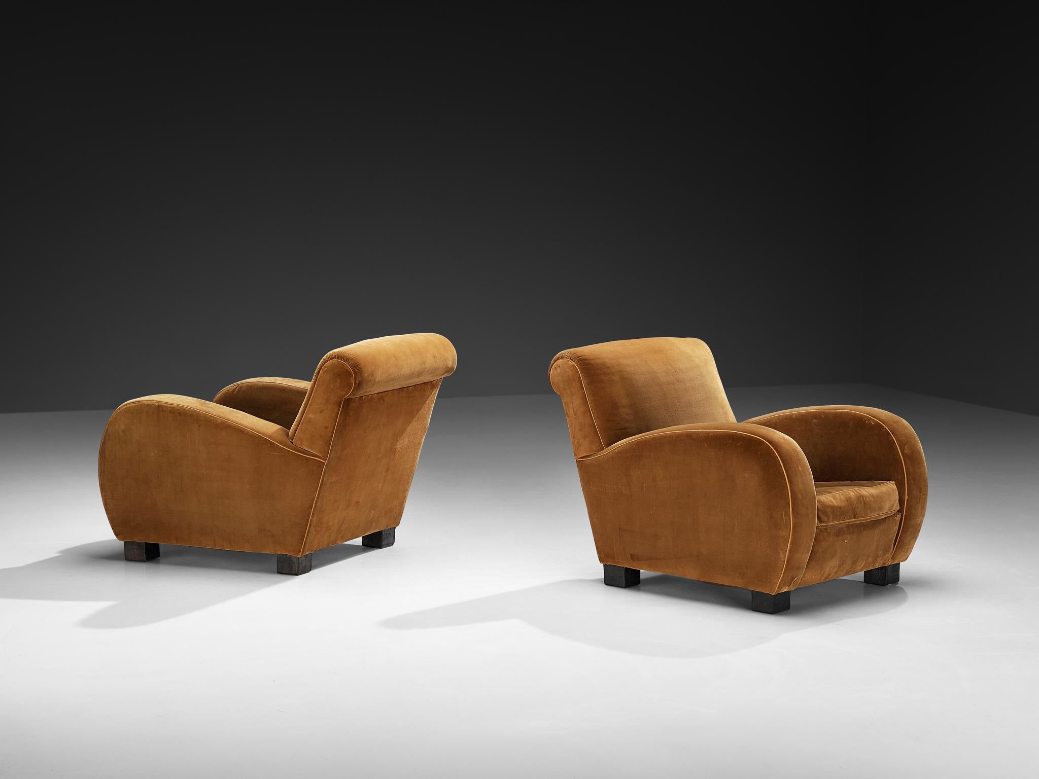 Paire de fauteuils club Art déco italiens en velours brun clair en vente 2