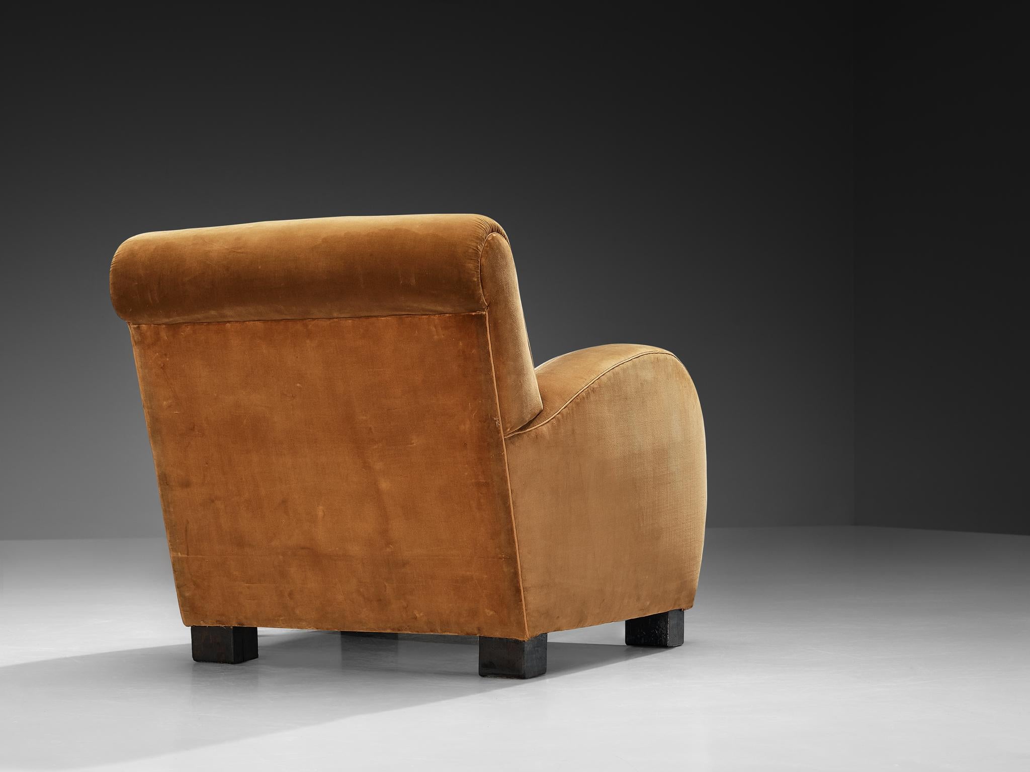 Paire de fauteuils club Art déco italiens en velours brun clair en vente 3