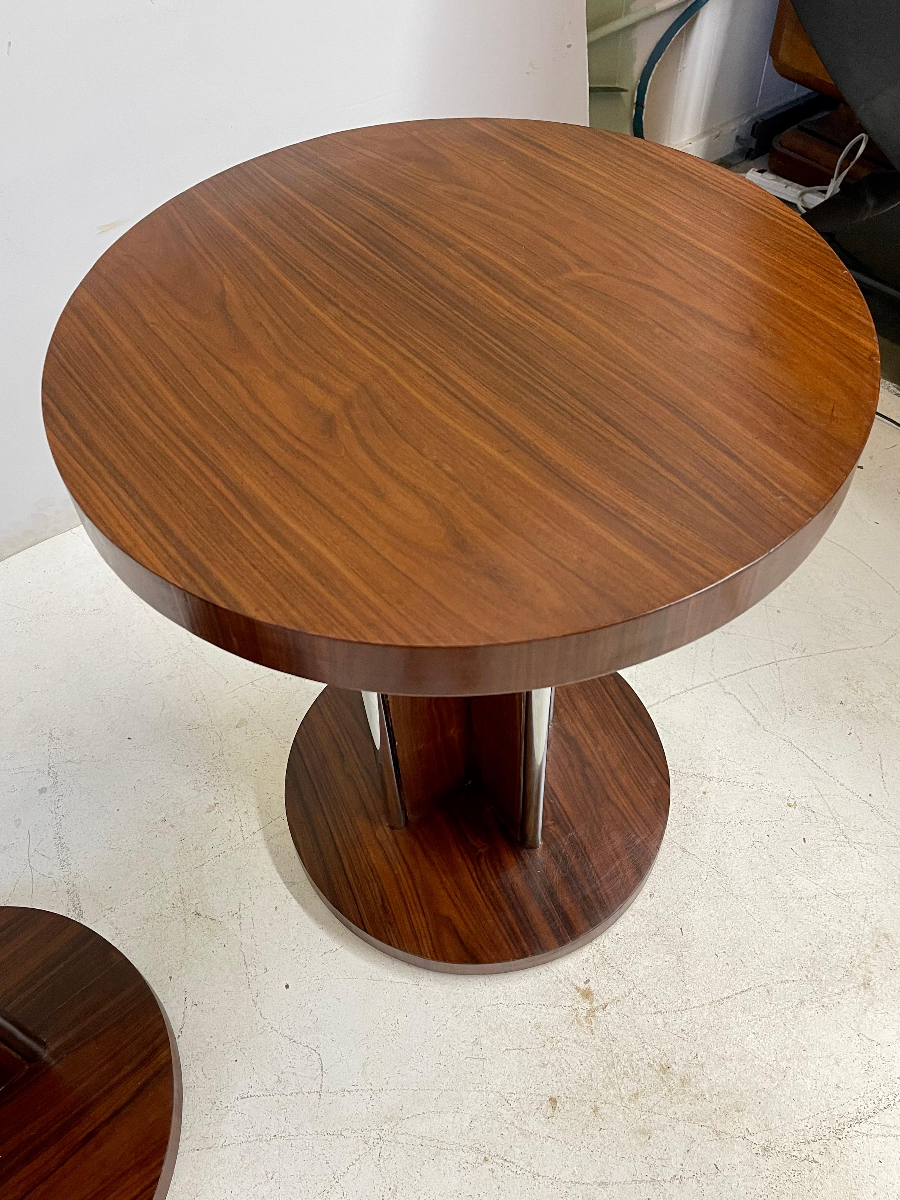 Pair of Italian Art Deco End Tables In Good Condition For Sale In Atlanta, GA