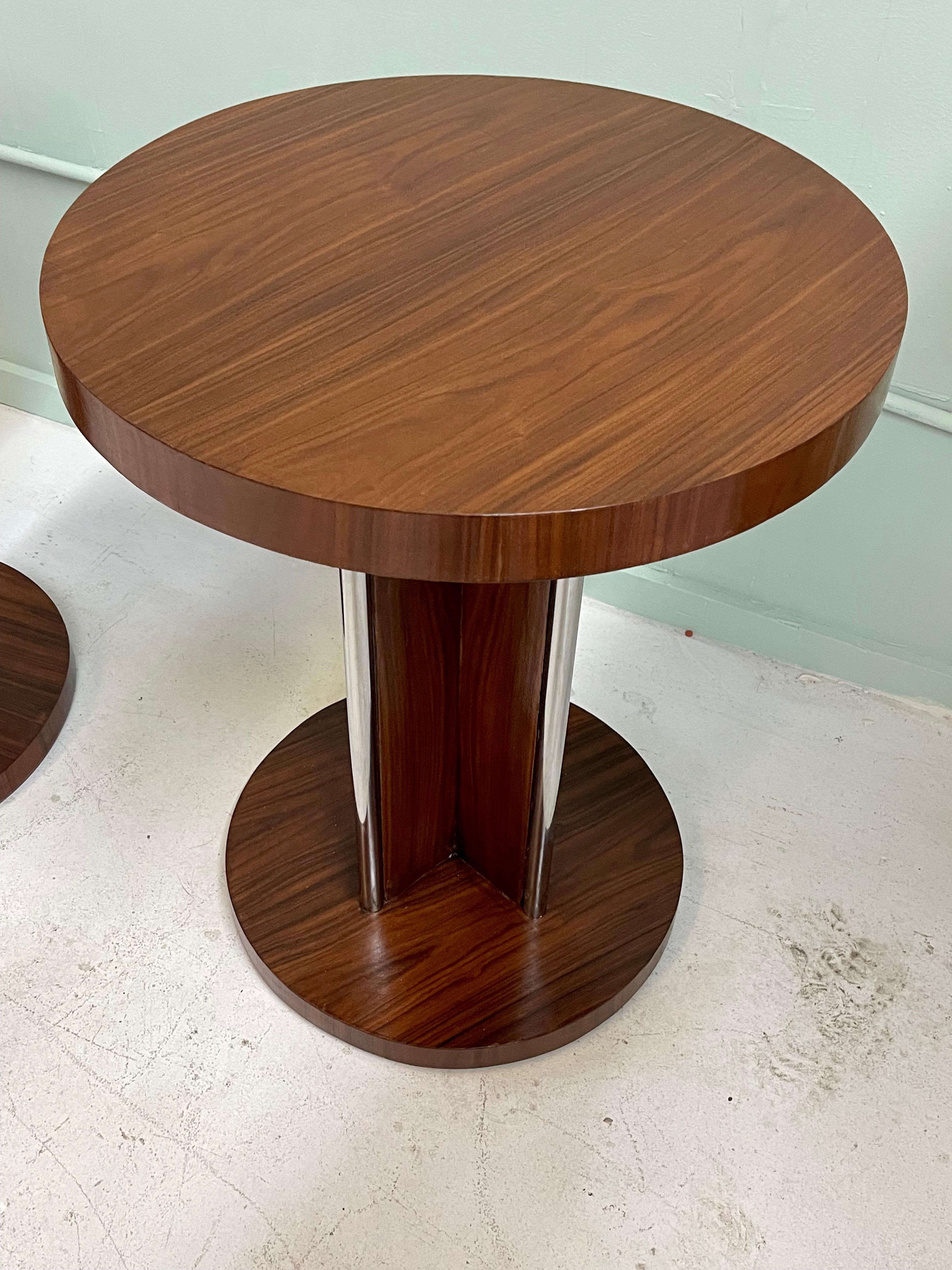 Pair of Italian Art Deco End Tables For Sale 1