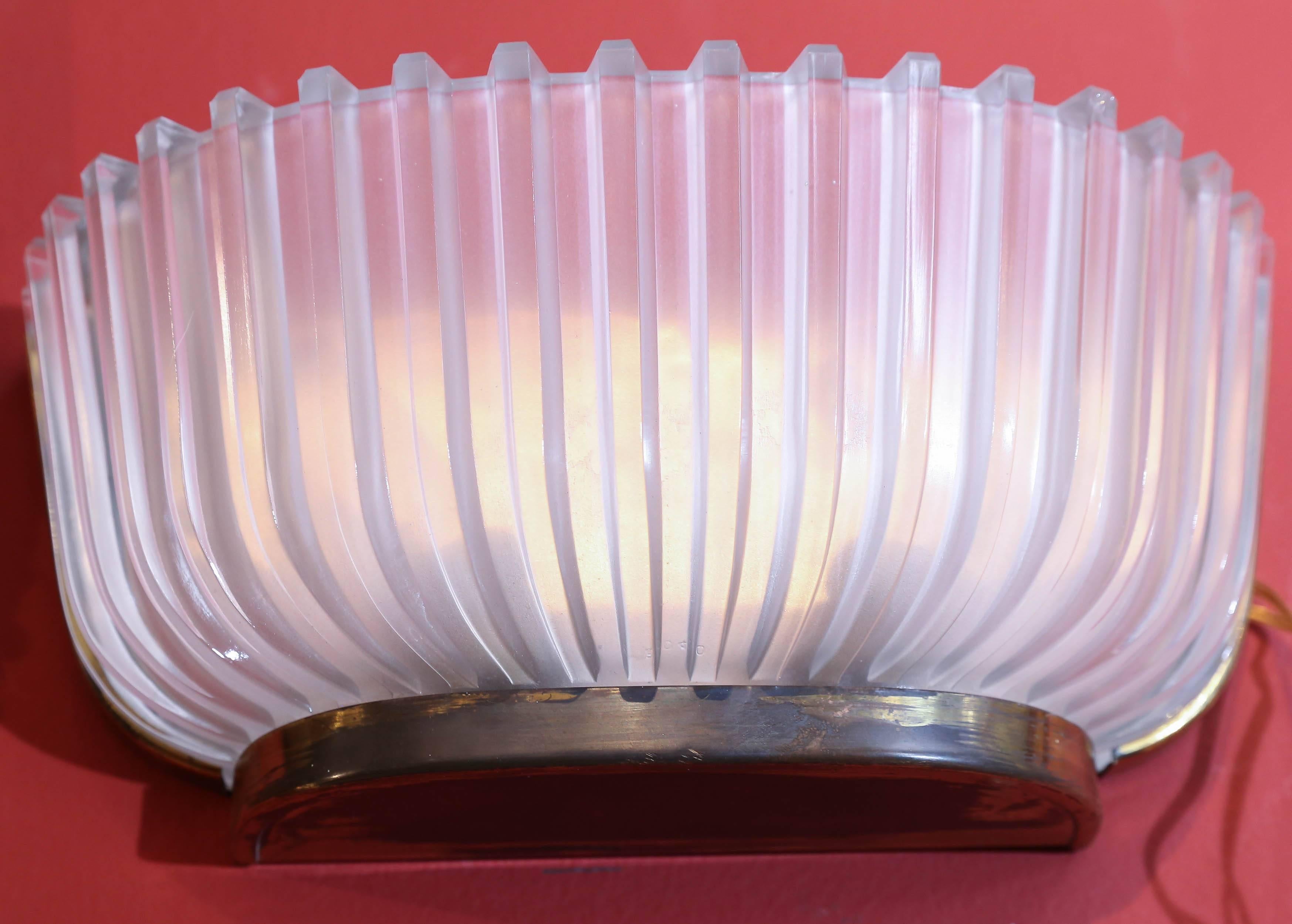 20th Century Pair of Italian Art Deco Frosted Glass Wall Sconces