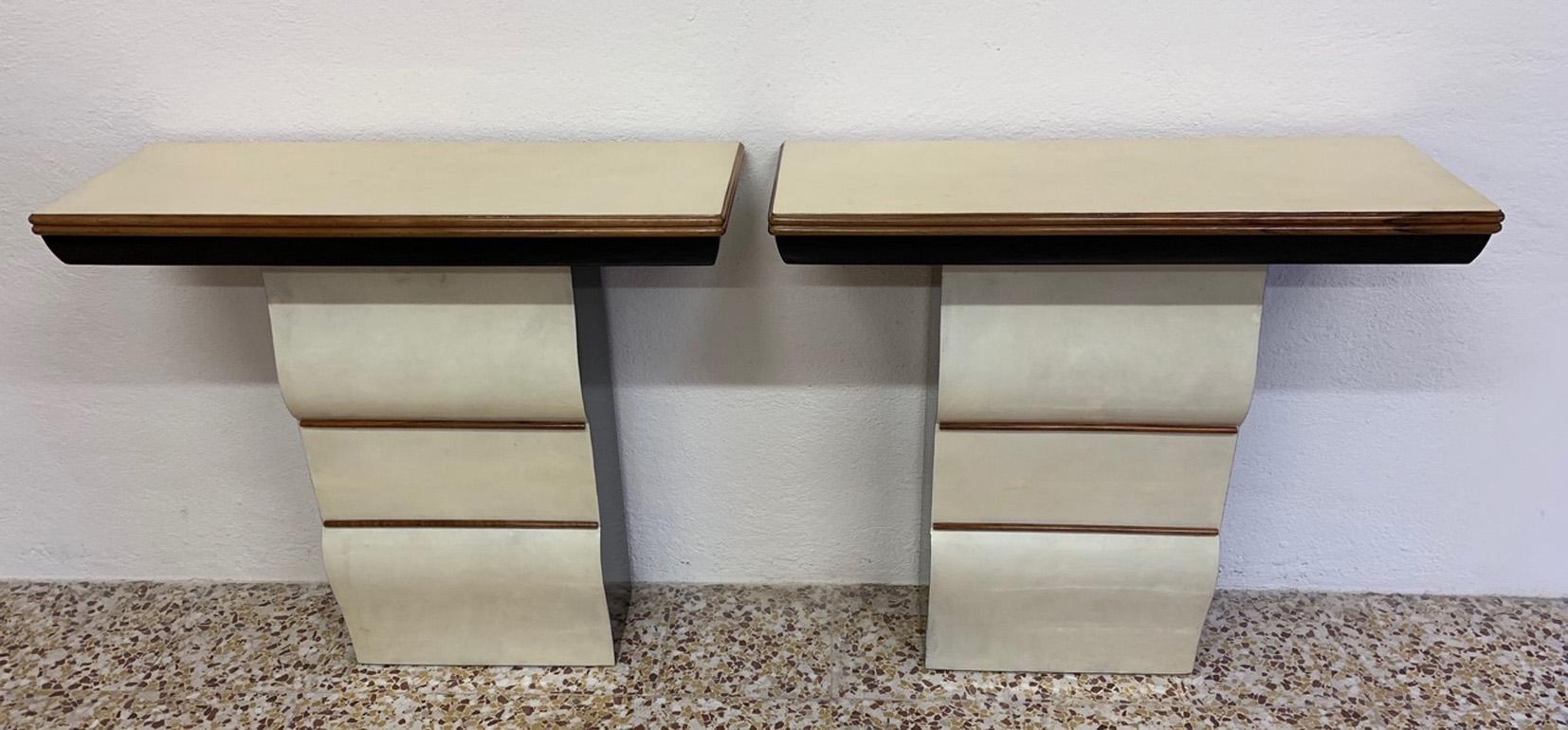 Pair of Italian Art Deco Goat Skin Consoles, 1940s In Good Condition In Meda, MB