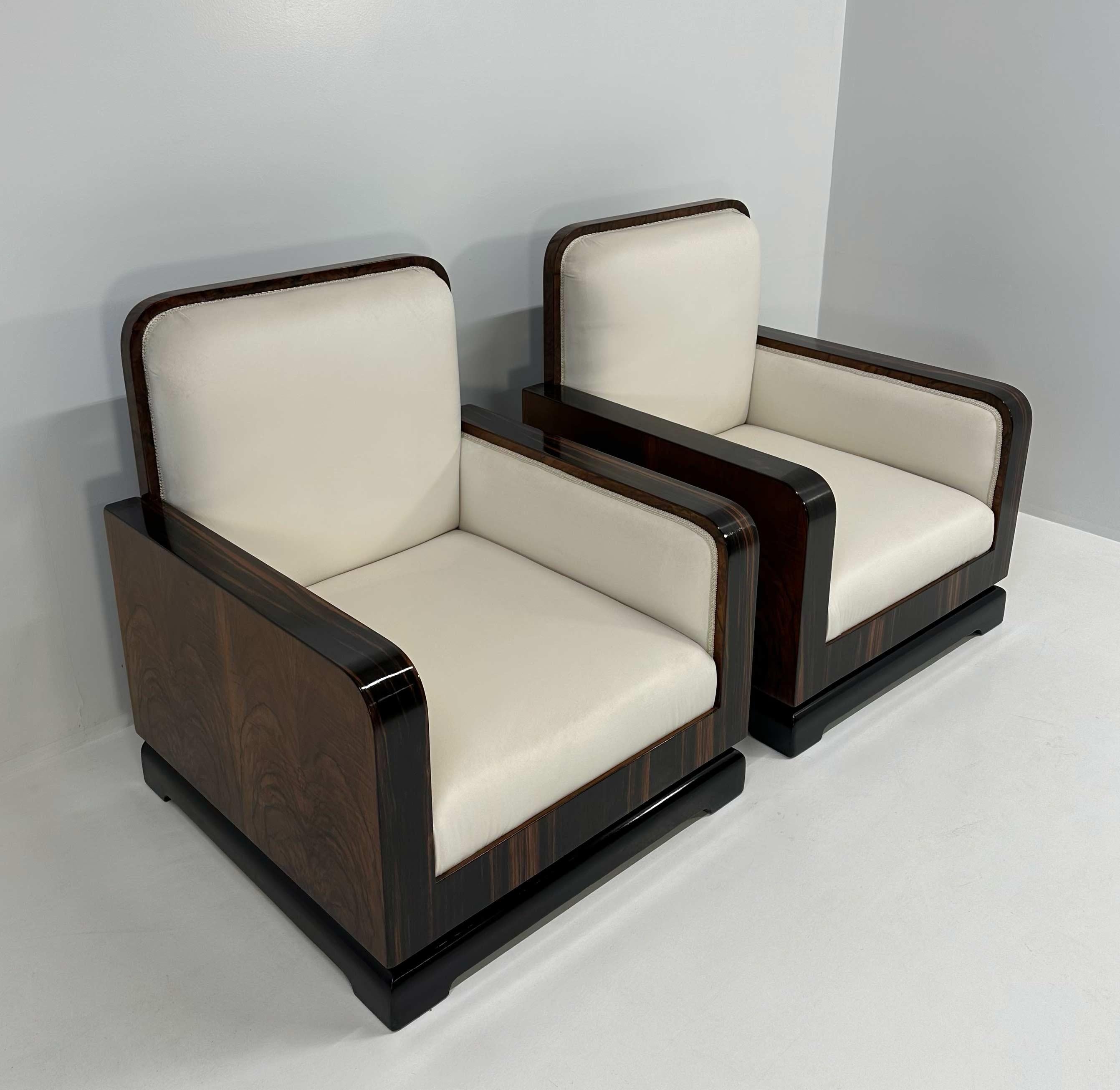Milieu du XXe siècle Paire de fauteuils Art Déco italiens en Macassar, Roots en noyer et velours crème, années 1930 en vente