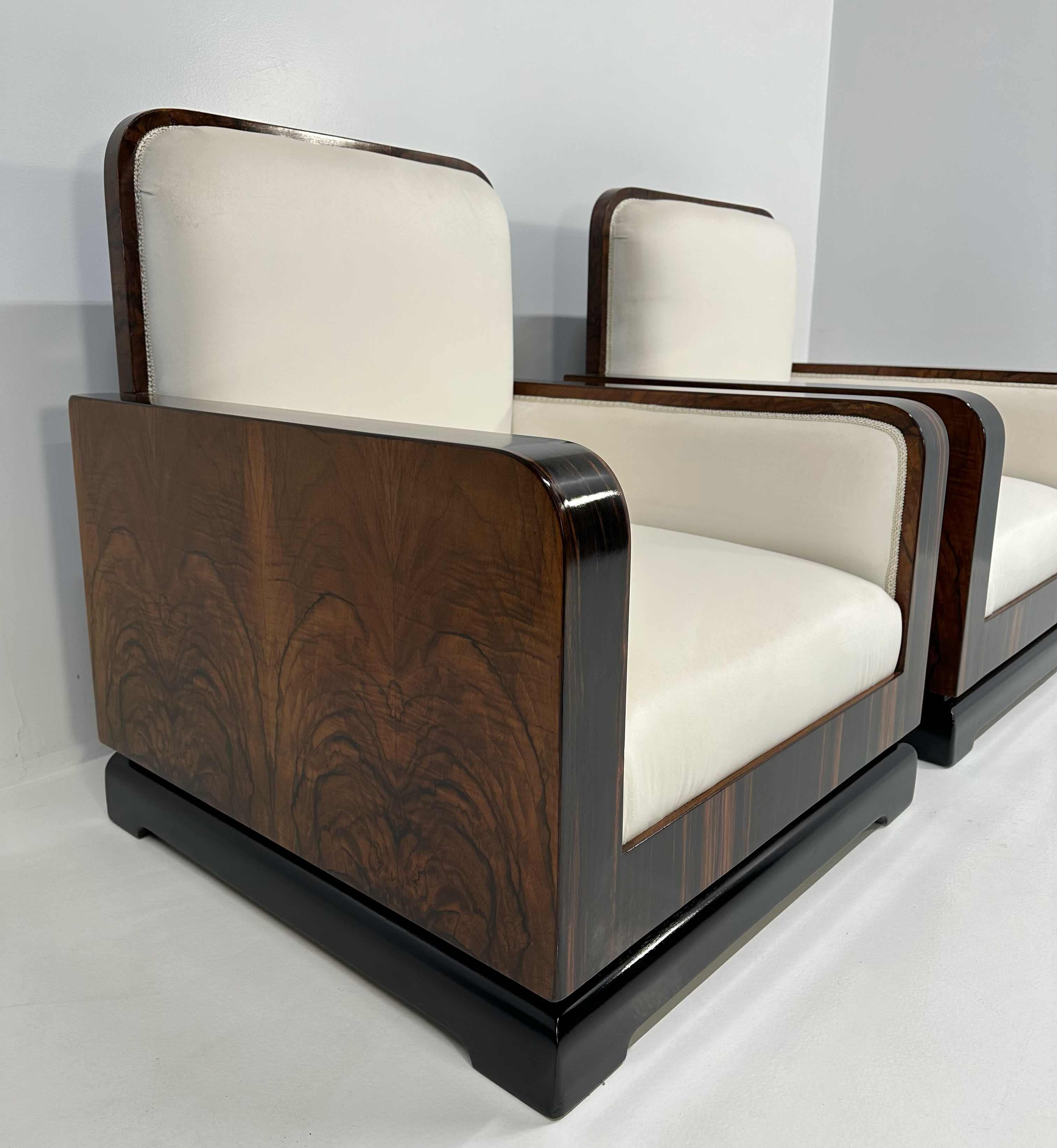 Paire de fauteuils Art Déco italiens en Macassar, Roots en noyer et velours crème, années 1930 en vente 1