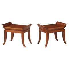 Coppia di sgabelli italiani Art Deco in mogano, 1930 circa Coppia di sgabelli italiani Art Deco in mogano, 1930 circa