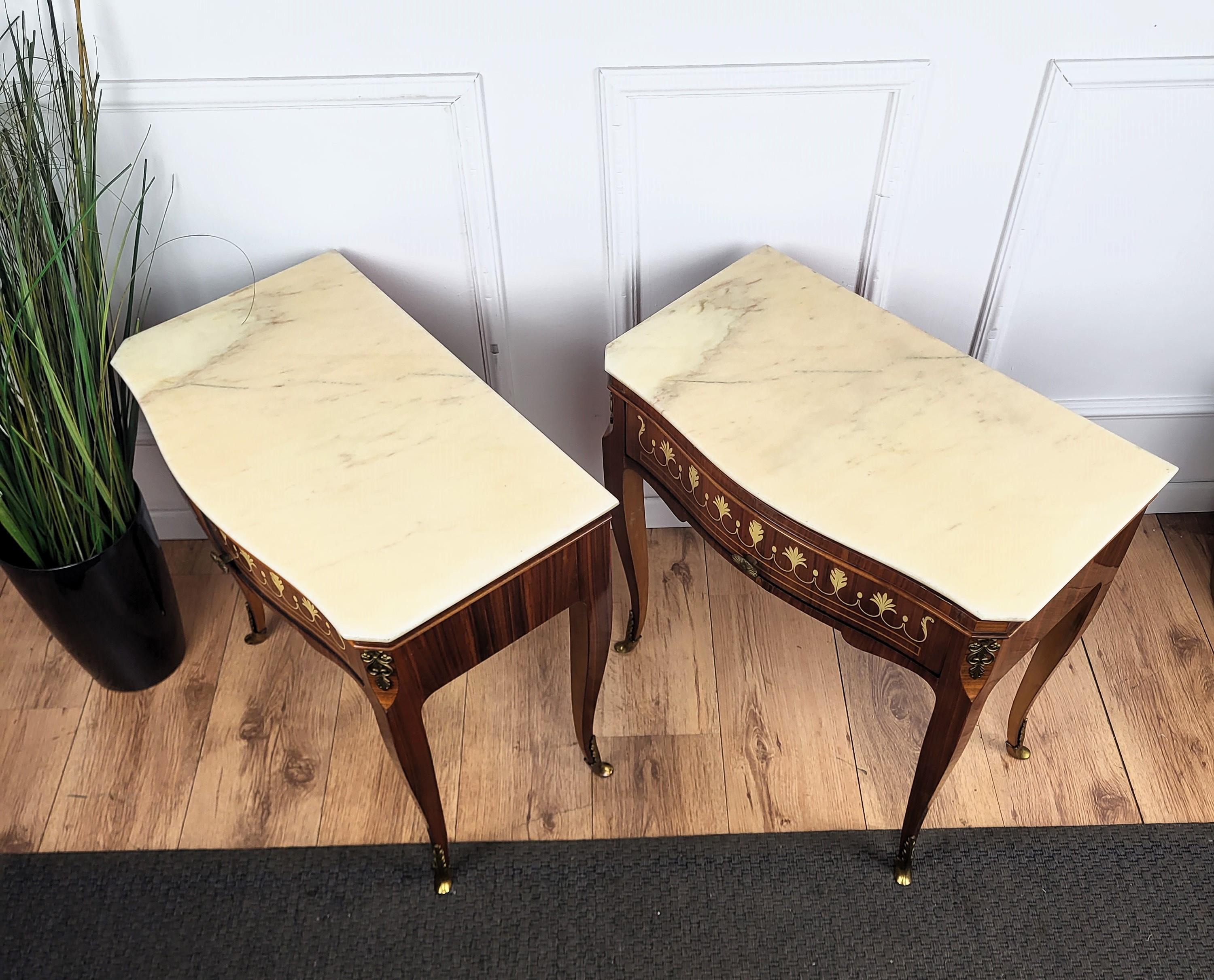 Paire de tables de chevet italiennes Art Déco en marqueterie de bois avec plateau en marbre en vente 4