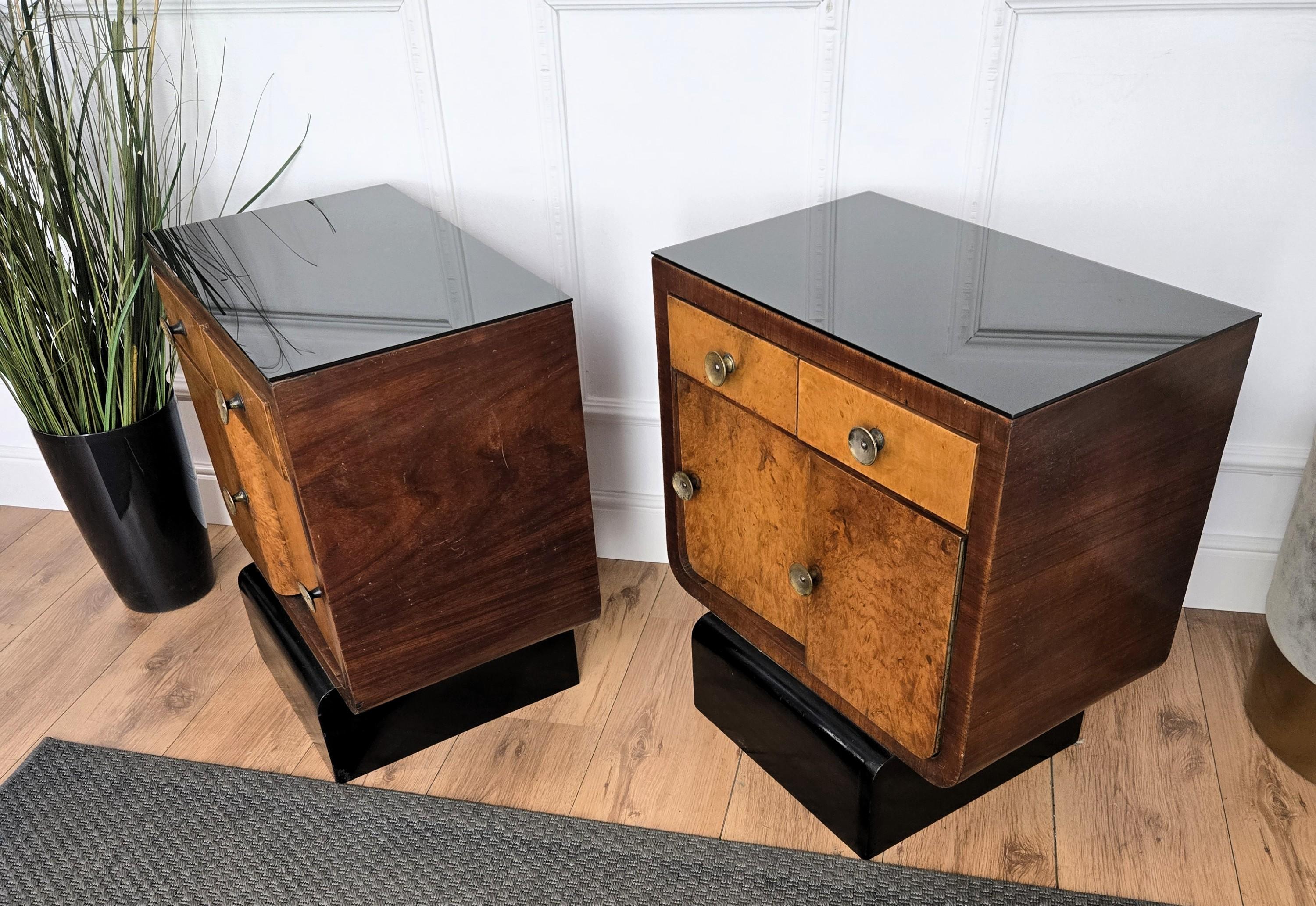 Pair of Italian Art Deco Night Stands Bed Side Tables in Burl Walnut For Sale 5