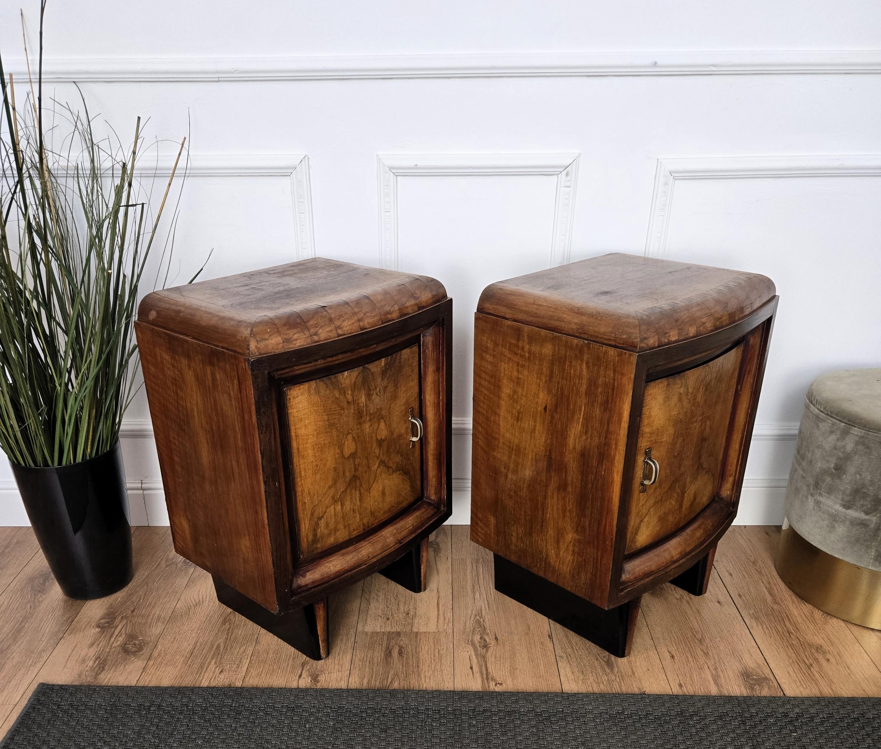 Pair of Italian Art Deco Night Stands Bed Side Tables in Burl Walnut For Sale 5