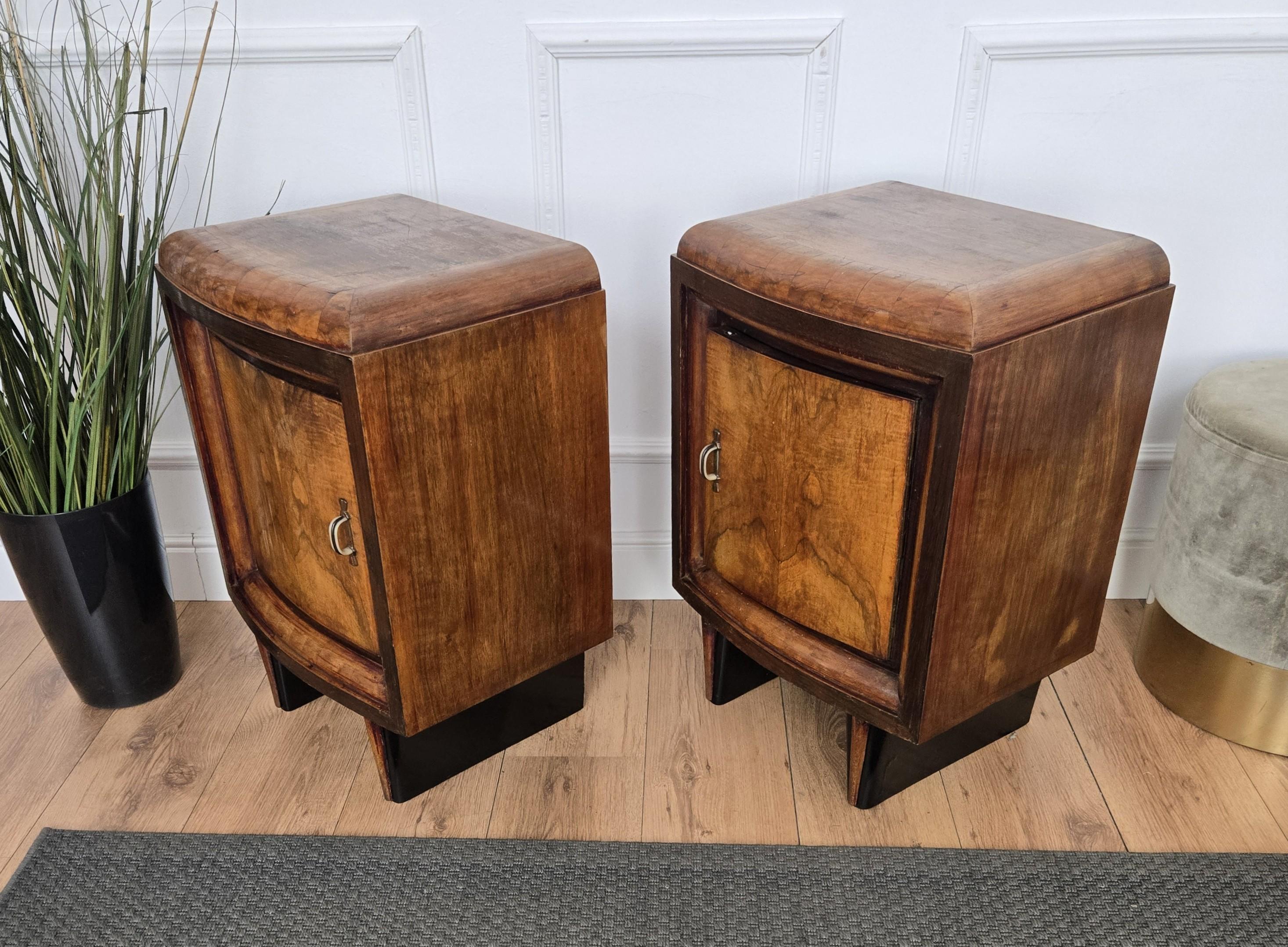 Pair of Italian Art Deco Night Stands Bed Side Tables in Burl Walnut For Sale 6