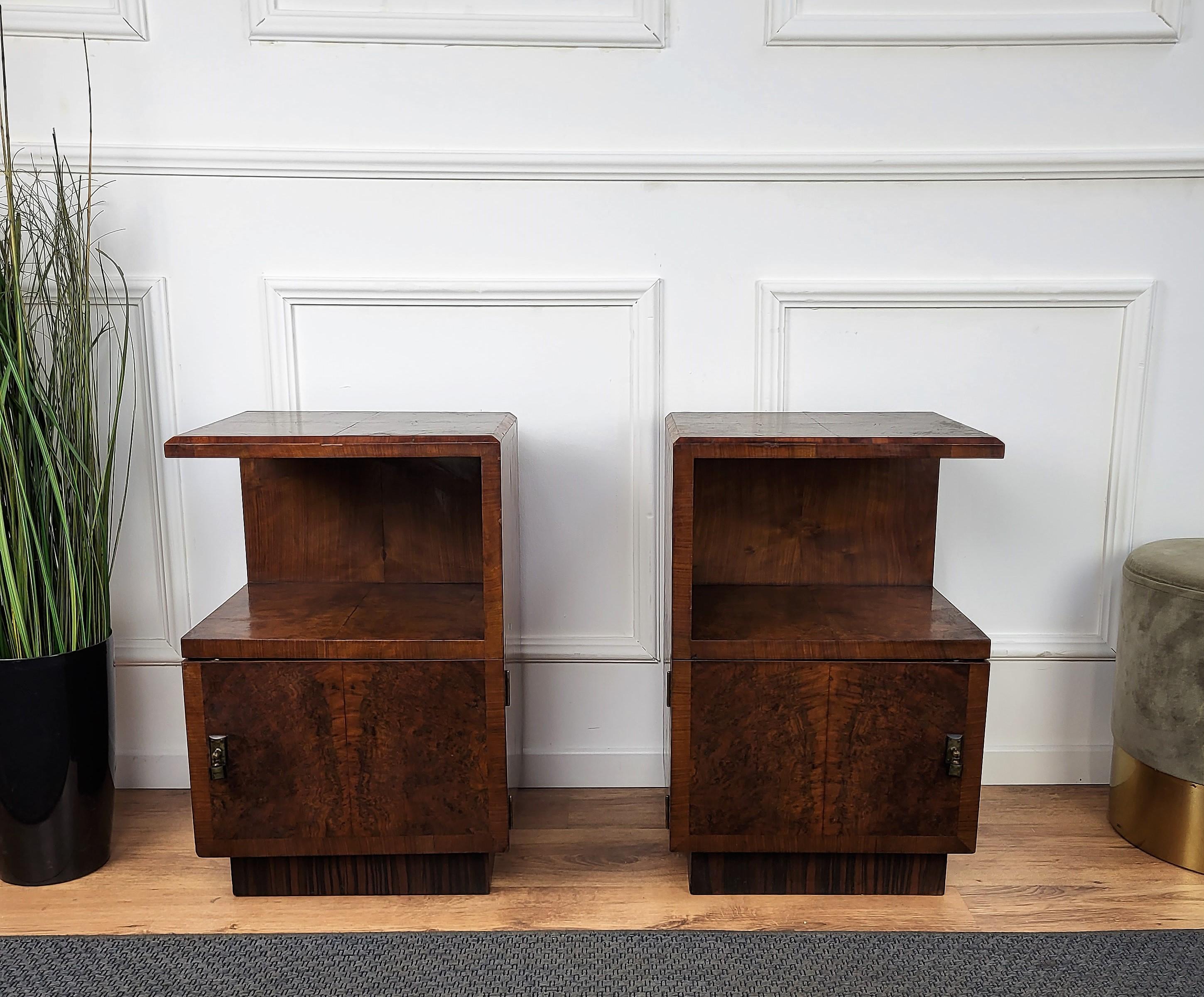Very elegant and refined pair of Italian 1940s Art Deco bedside tables with great design shape and decors in veneer burl walnut briar wood and front door. This night stands make a great look in any style bedroom, as a complementary design and