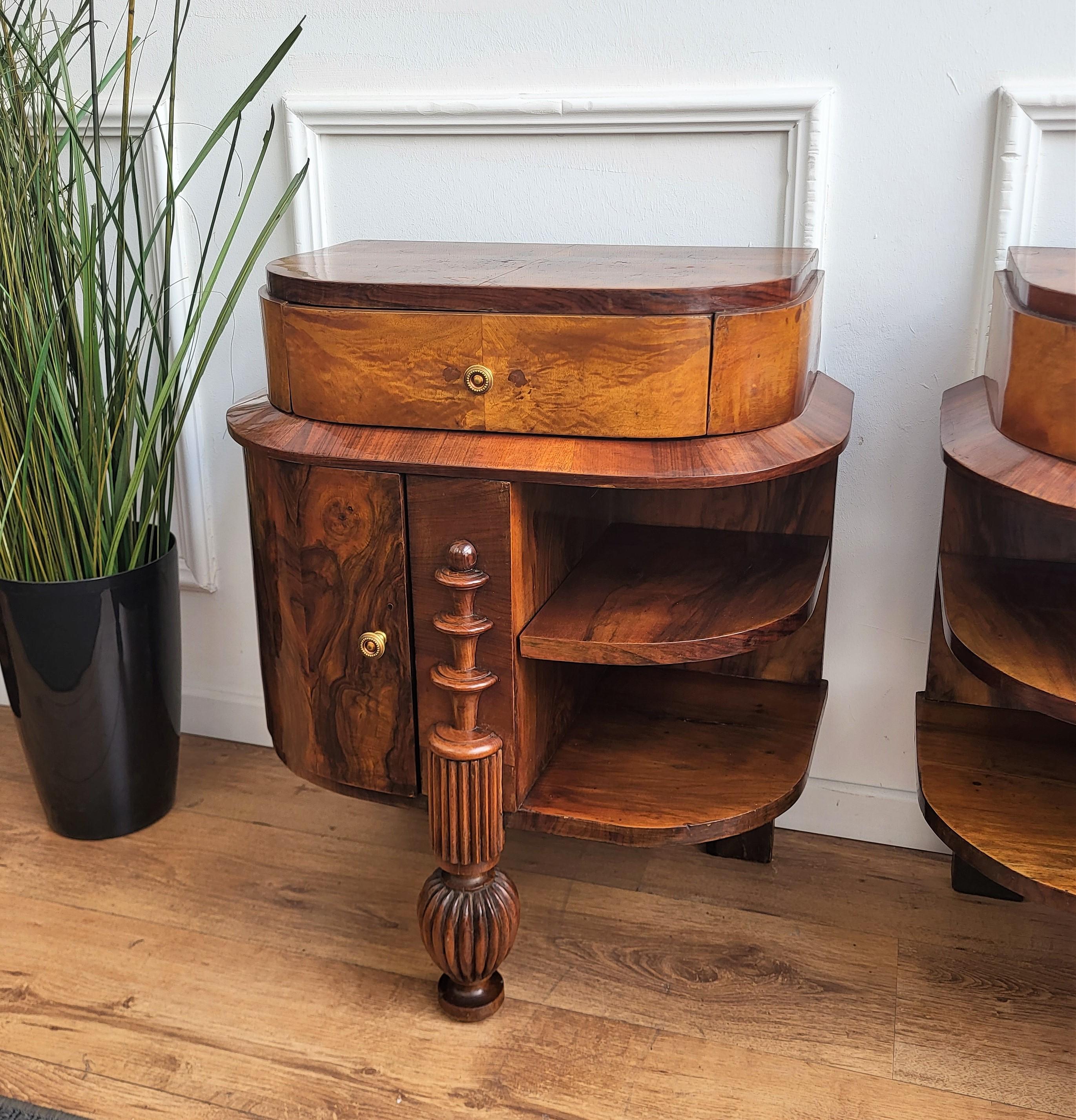 Very important, elegant and refined pair of Italian 1940s Art Deco bedside tables with great design shape and detail of every part and beautiful decors, bboth carved as well as with the burl wood veneer in typical Art Deco style at its best. This