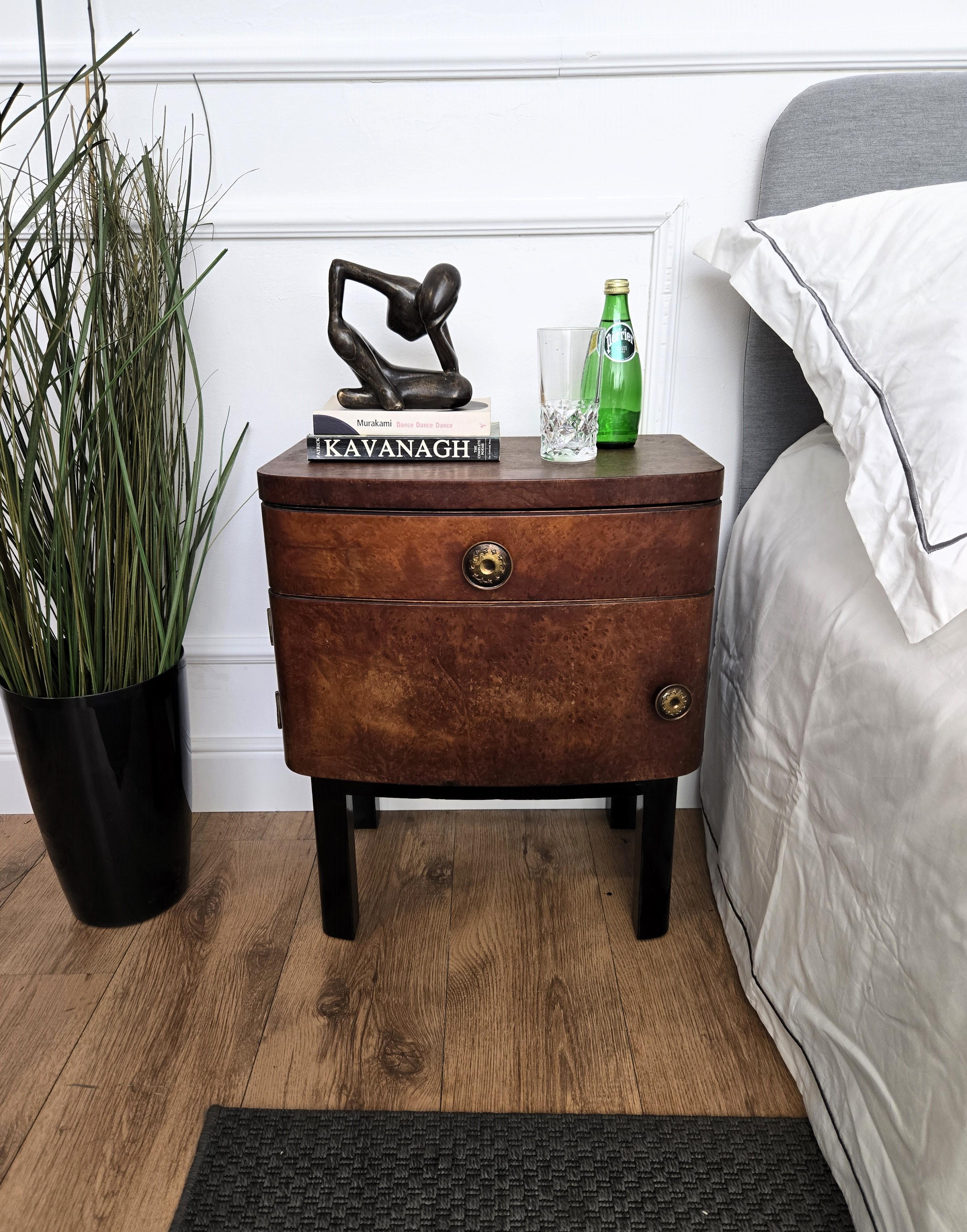 Very elegant and refined pair of Italian 1940s Art Deco bedside tables with great design shape and decors in veneer burl walnut briar wood, drawer and door with beautiful original handle. This night stands make a great look in any style bedroom, as