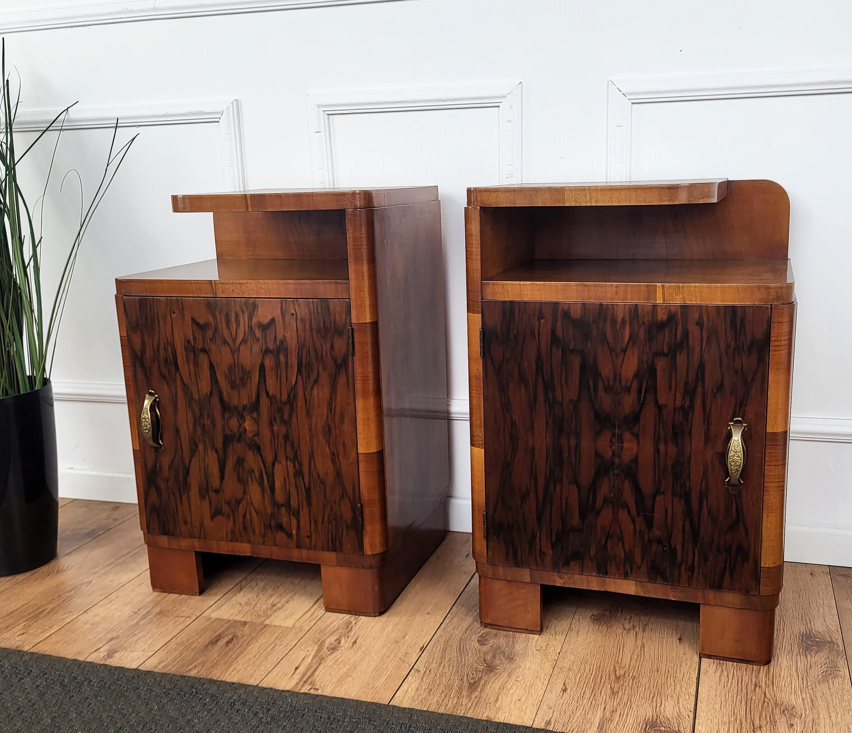 20th Century Pair of Italian Art Deco Night Stands Bed Side Tables in Burl Walnut For Sale