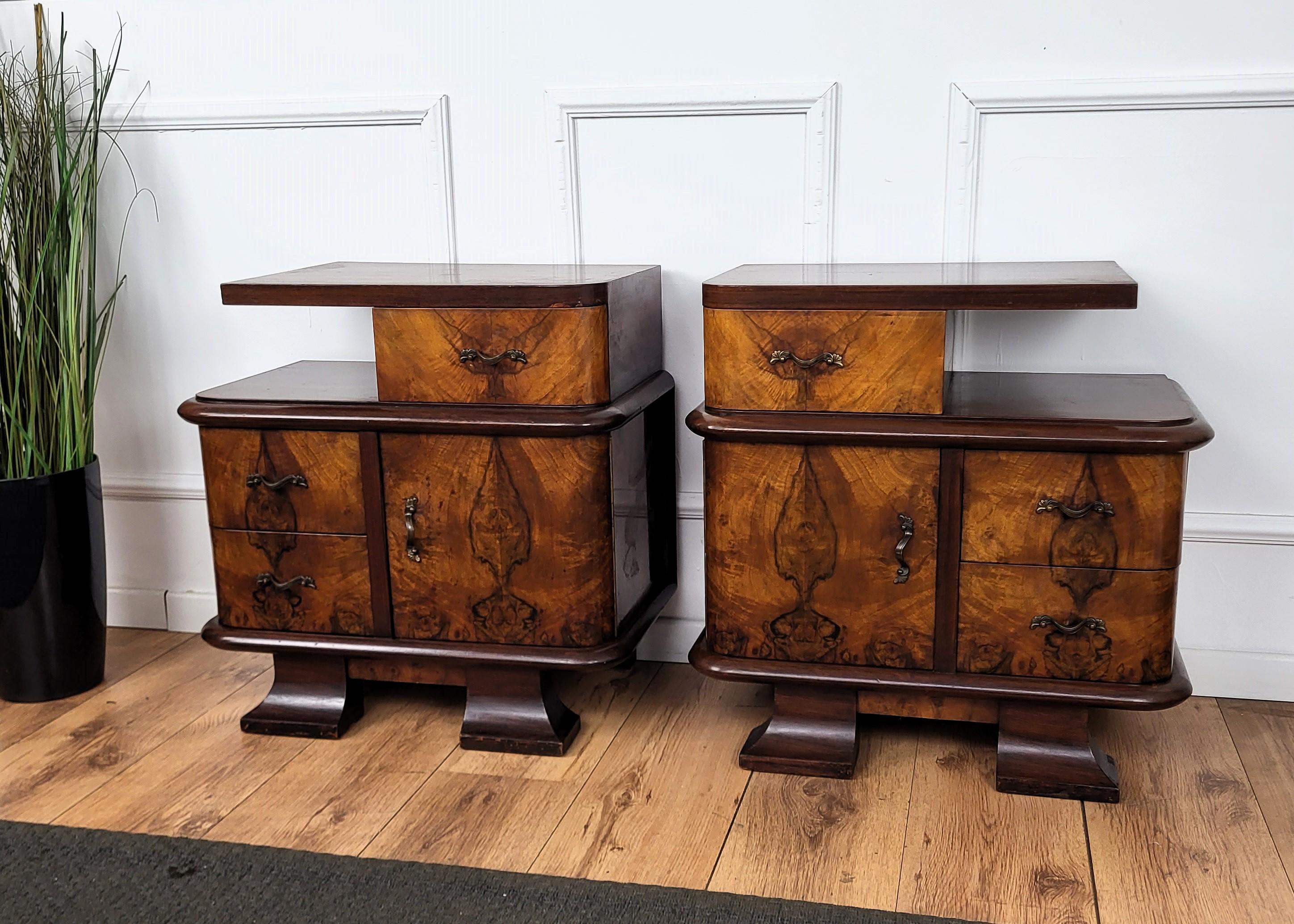 Wood Pair of Italian Art Deco Night Stands Bed Side Tables in Burl Walnut For Sale